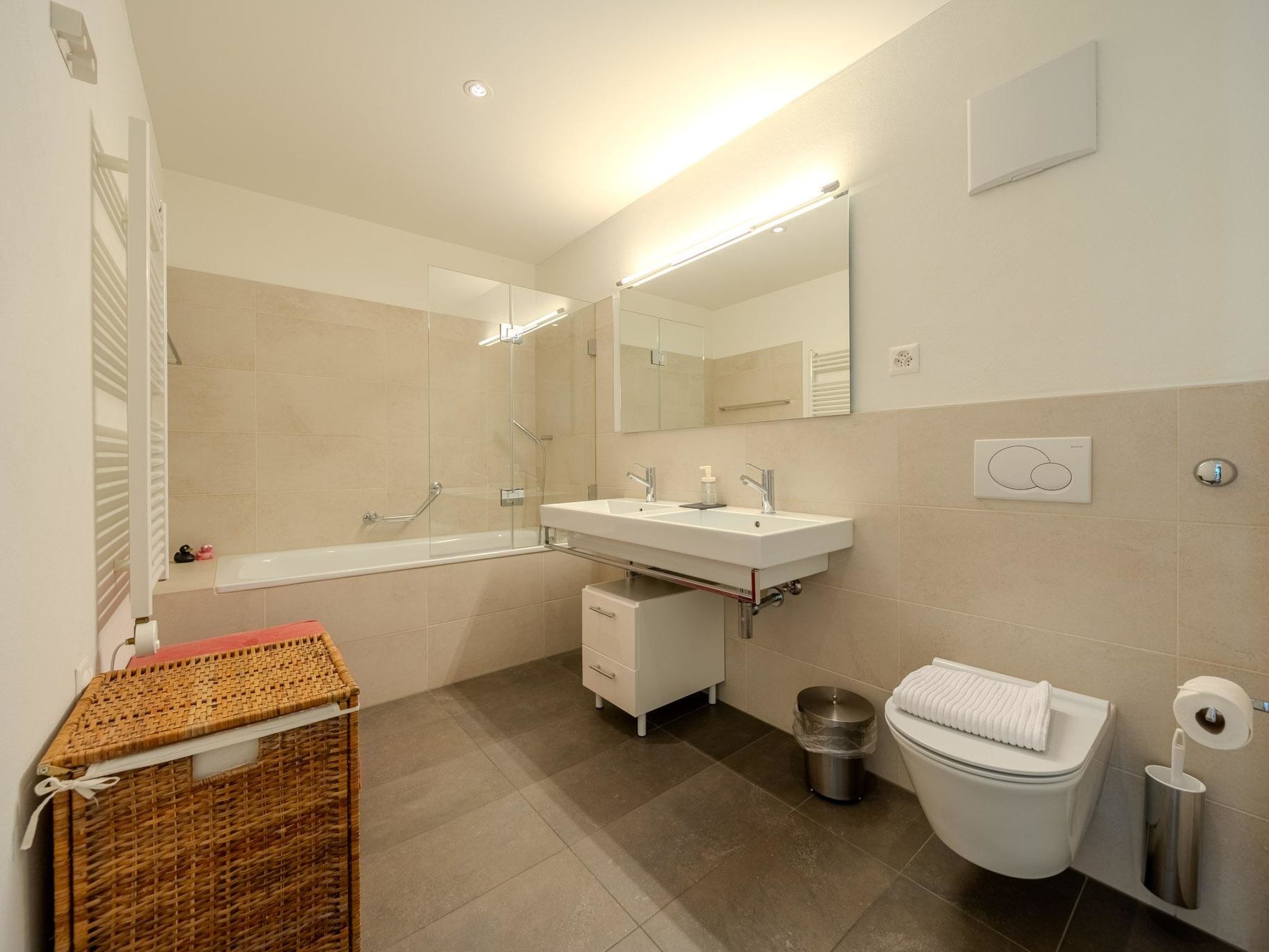 Photo of Sunnaschy Heidi by Arosa Vacations Appartement/Fewo, Dusche und Badewanne, 2 Sch