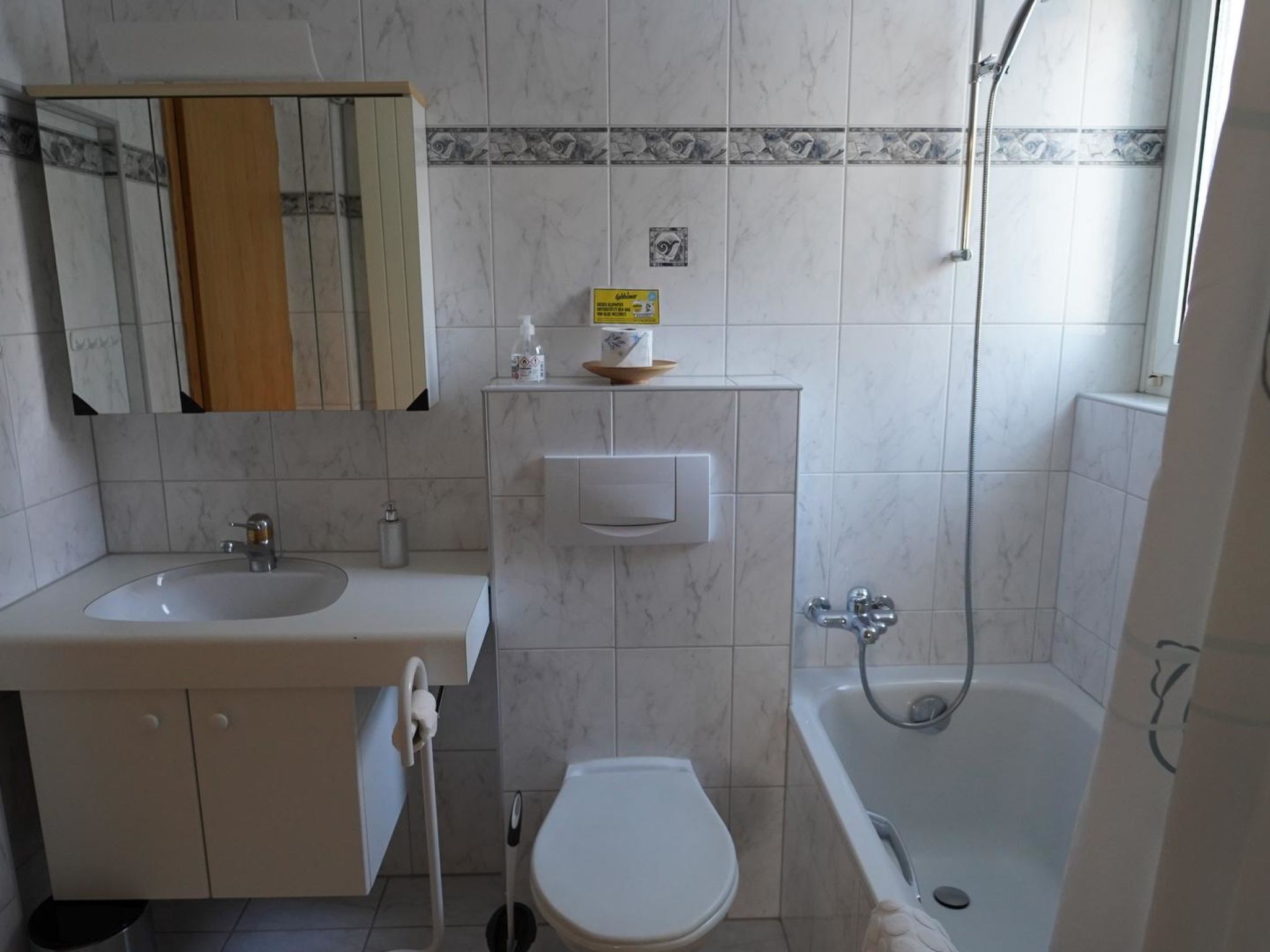Photo of Sunnybank / 2. St. Appartement/Fewo, Dusche und Bad, WC, 9-Bettwohnung