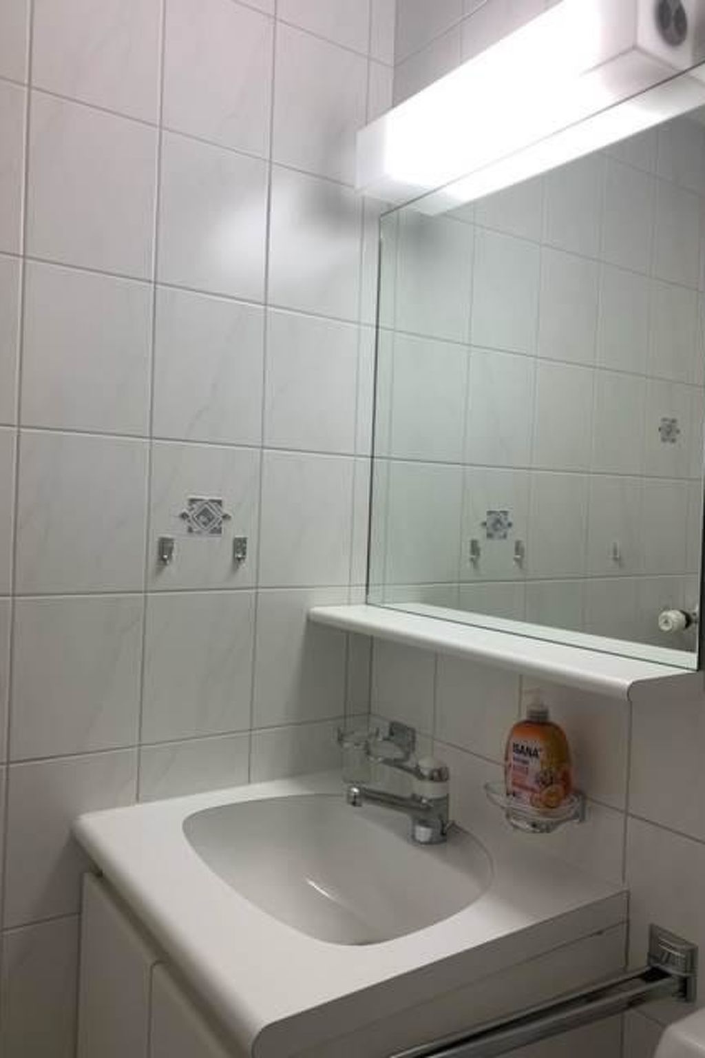 Photo of Paradies 04 Zweibettzimmer, Dusche oder Bad, WC, 2-Bettwohnung Paradies 04