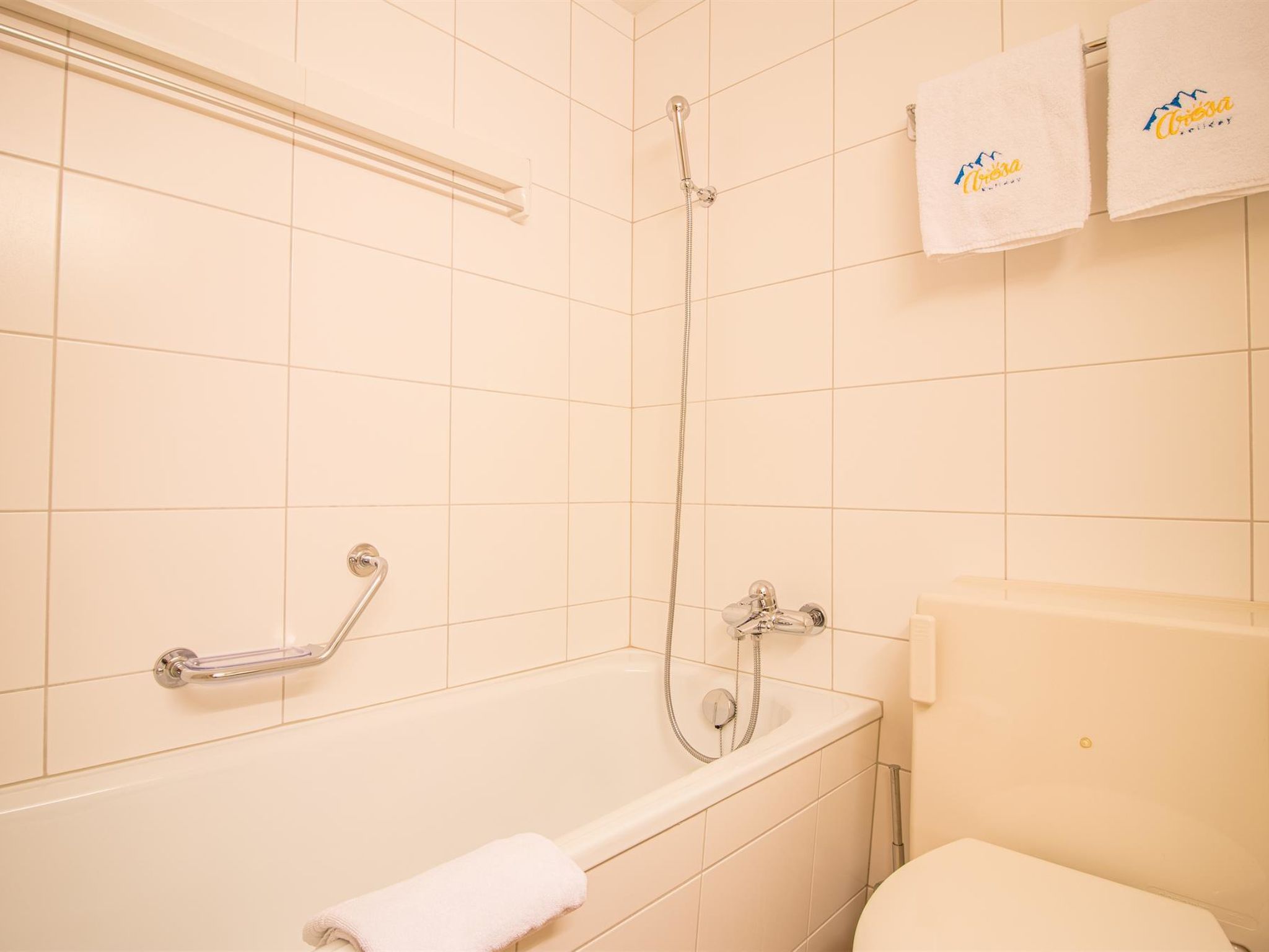 Photo of Rothornblick 41 by Arosa Holiday Appartement/Fewo, Dusche oder Bad, WC, 6-Bettwo
