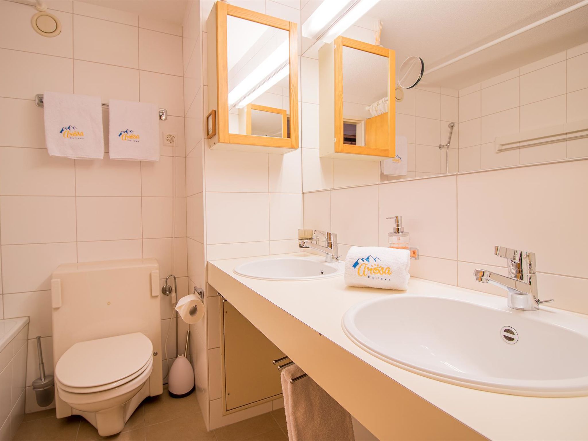 Photo of Rothornblick 41 by Arosa Holiday Appartement/Fewo, Dusche oder Bad, WC, 6-Bettwo