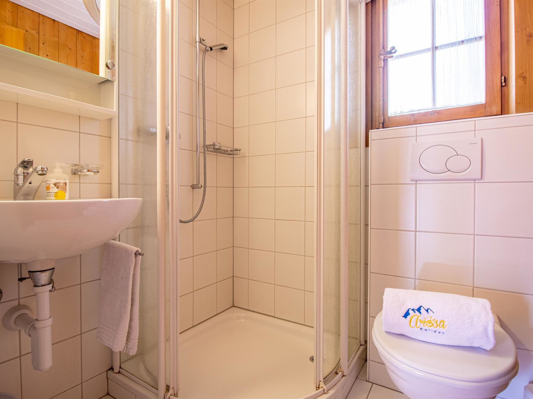 Chalet Soldanella by Arosa Holiday Appartement/Fewo, Dusche oder Bad, WC, 9-Bett - Image-tags.info