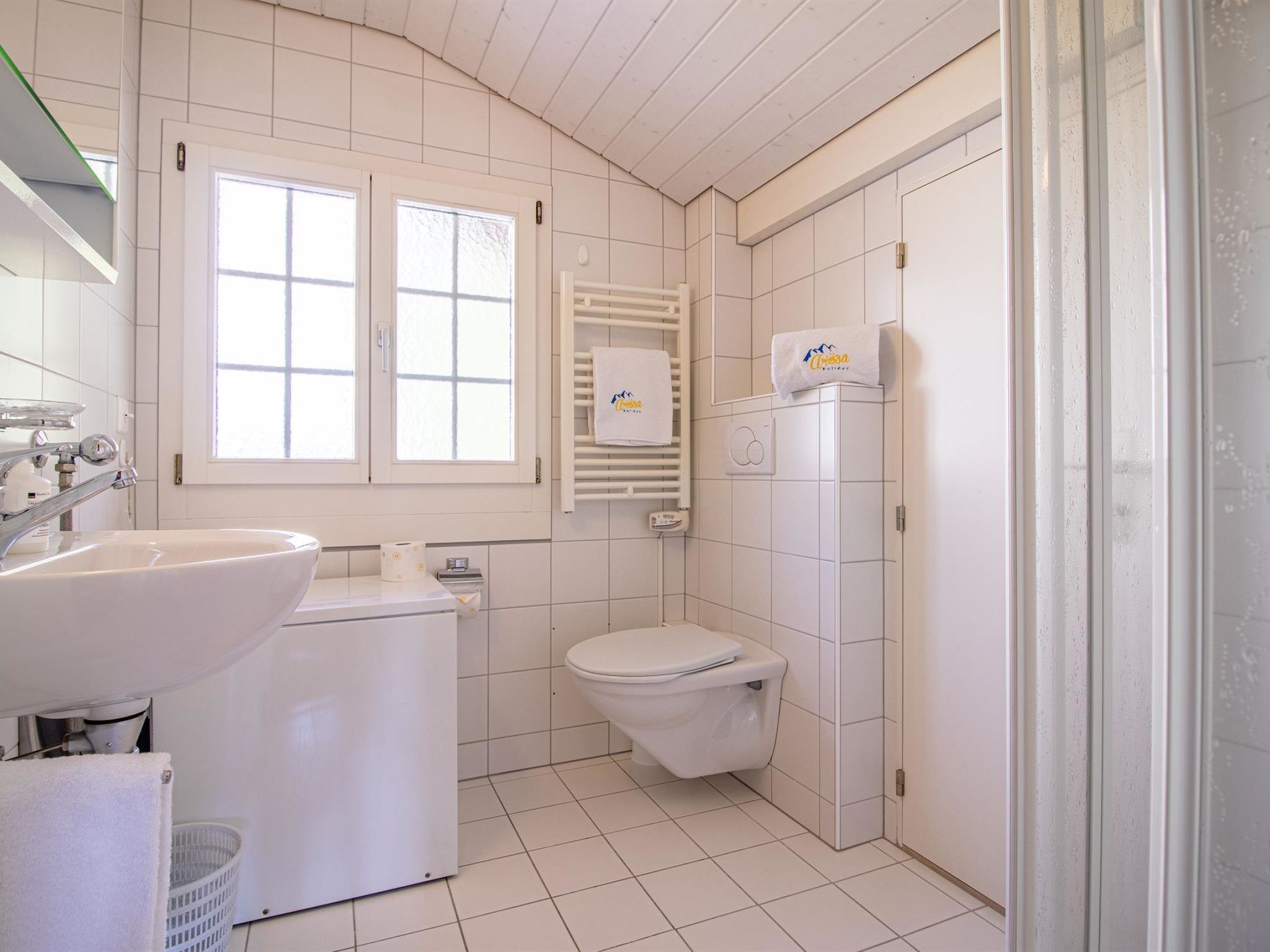 Chalet Soldanella by Arosa Holiday Appartement/Fewo, Dusche oder Bad, WC, 9-Bett - Image-tags.info