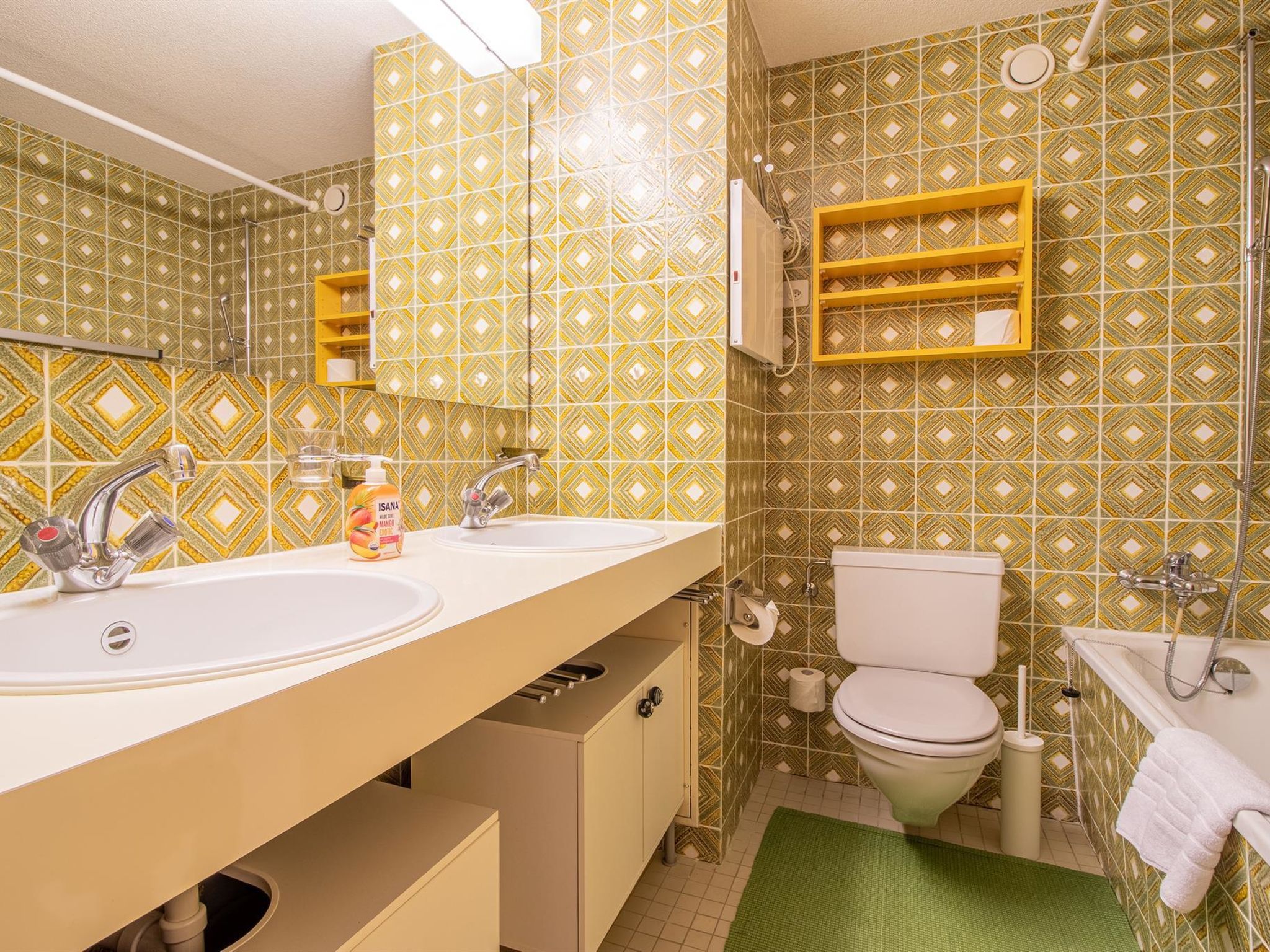 Rothornblick 63 by Arosa Holiday Appartement/Fewo, Dusche, WC Rothornblick 63 - Image-tags.info