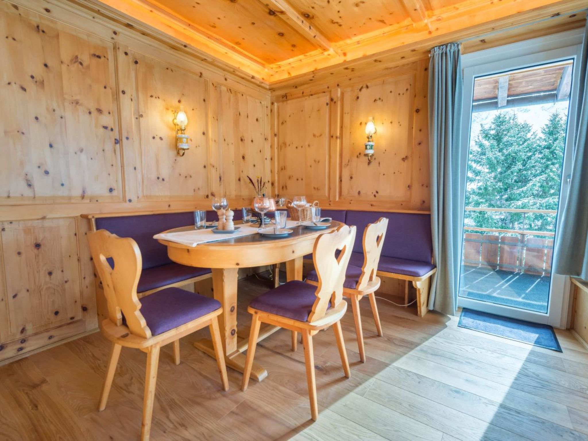 120m2 renovierte Ferienwohnung mit Südbalkon - Dedans