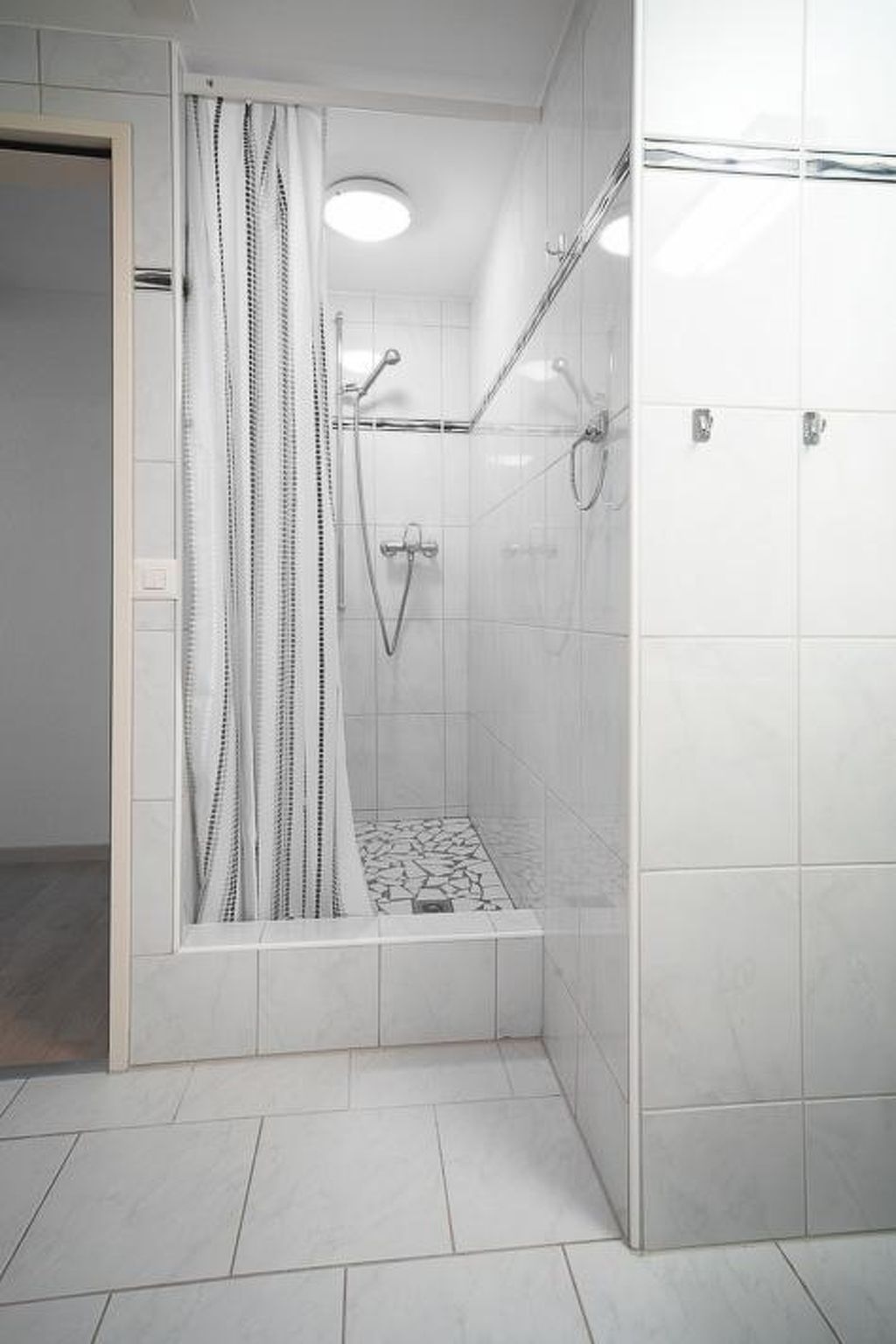 Luegisland Wohnung Salietti Appartement/Fewo, Dusche oder Bad, WC, 8-Bettwohnung - Image-tags.info