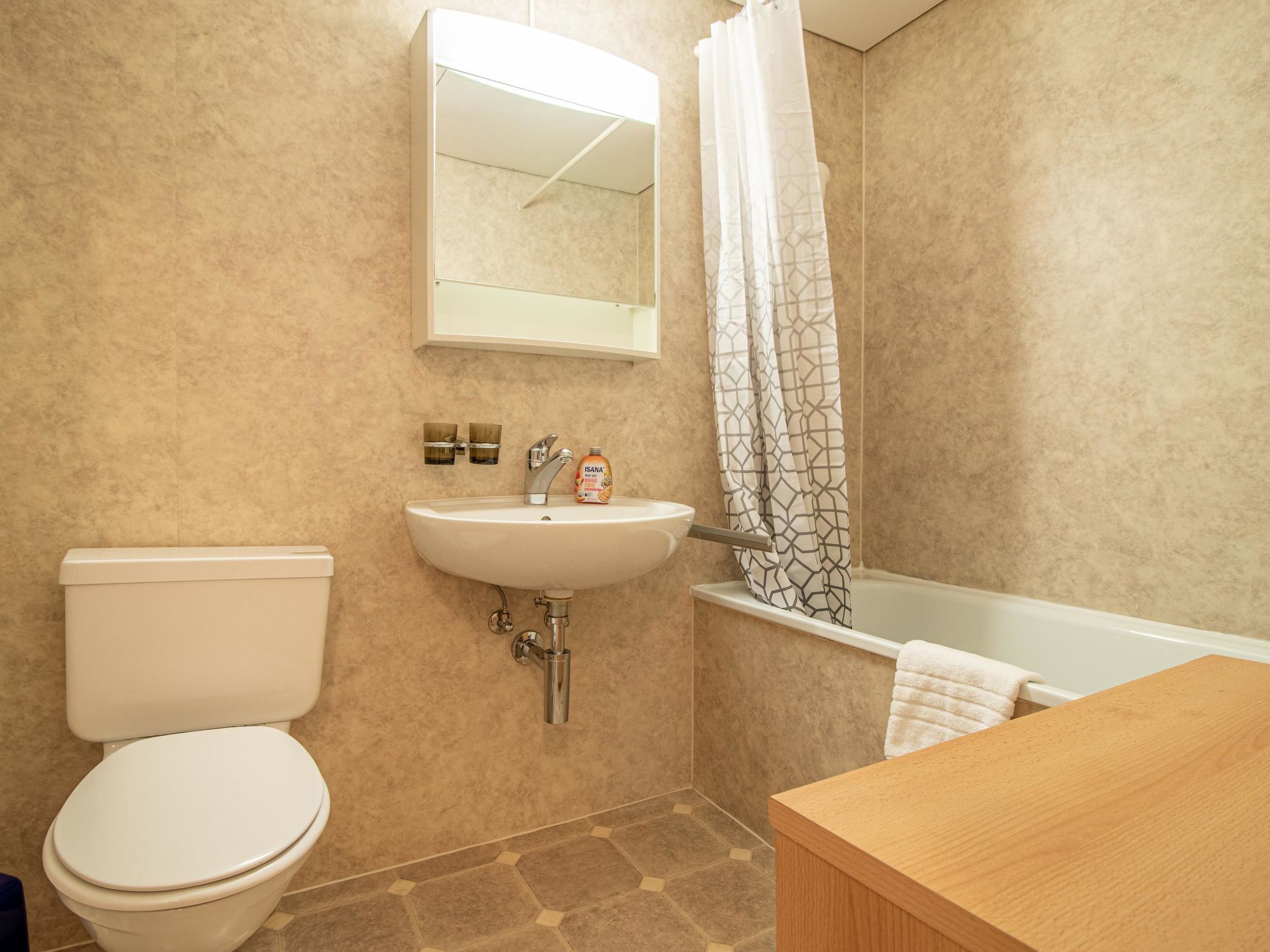 Photo of Miraflor Angela by Arosa Holiday Appartement/Fewo, Dusche oder Bad, 4-Bettwohnu