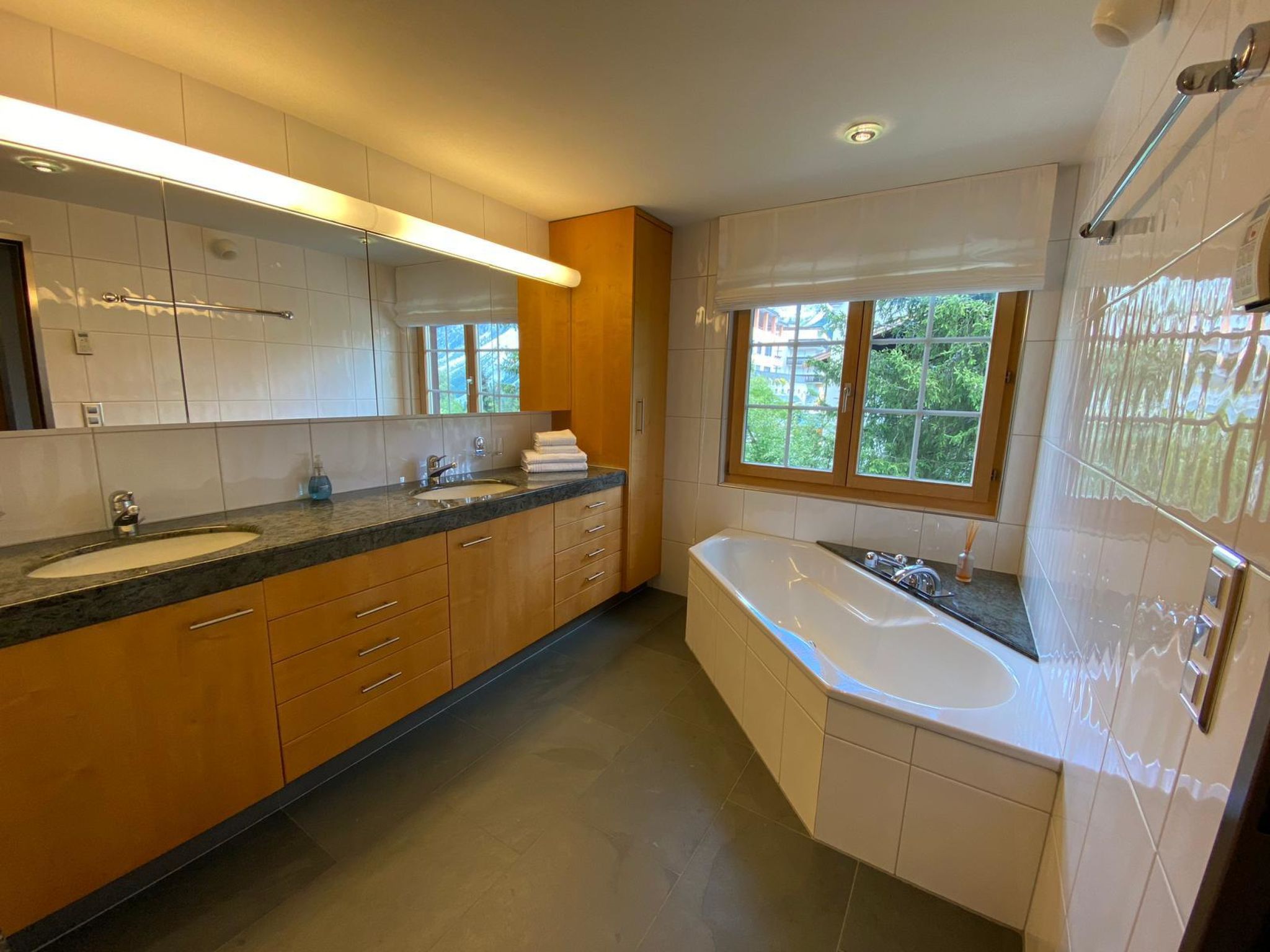 Photo of Chalet Badrutt by Arosa Holiday Appartement/Fewo, Dusche und Bad, WC, 8-Bettwohn