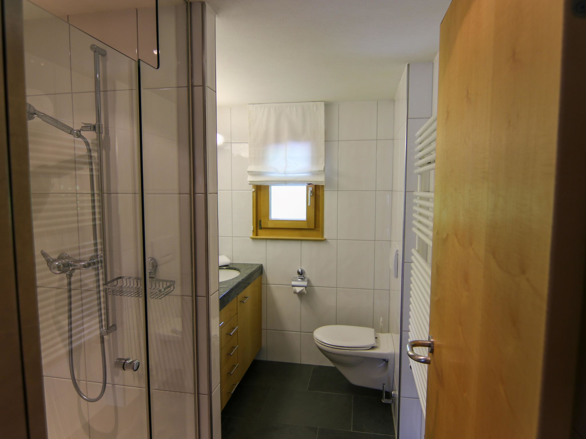 Photo of Chalet Badrutt by Arosa Holiday Appartement/Fewo, Dusche und Bad, WC, 8-Bettwohn