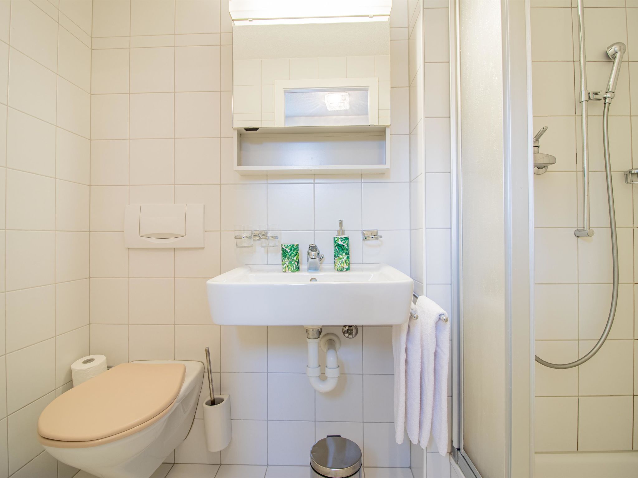Photo of Hermann 2 by Arosa Holiday Appartement/Fewo, Bad, WC, 8-Bettwohnung Hermann 2