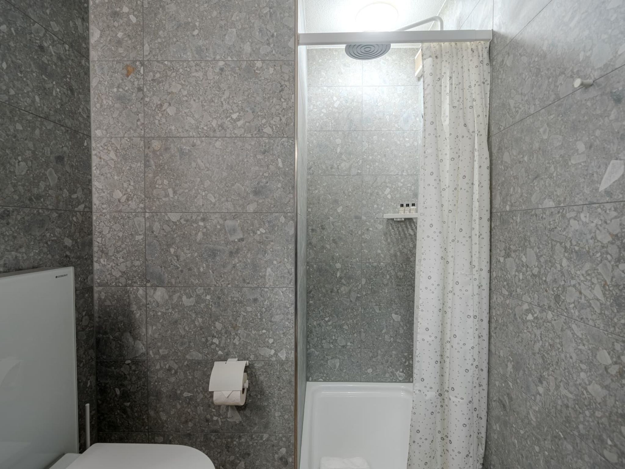 Photo of Collina Forest Design-Studio by Arosa Vacations Studio, Dusche, WC, Komfort