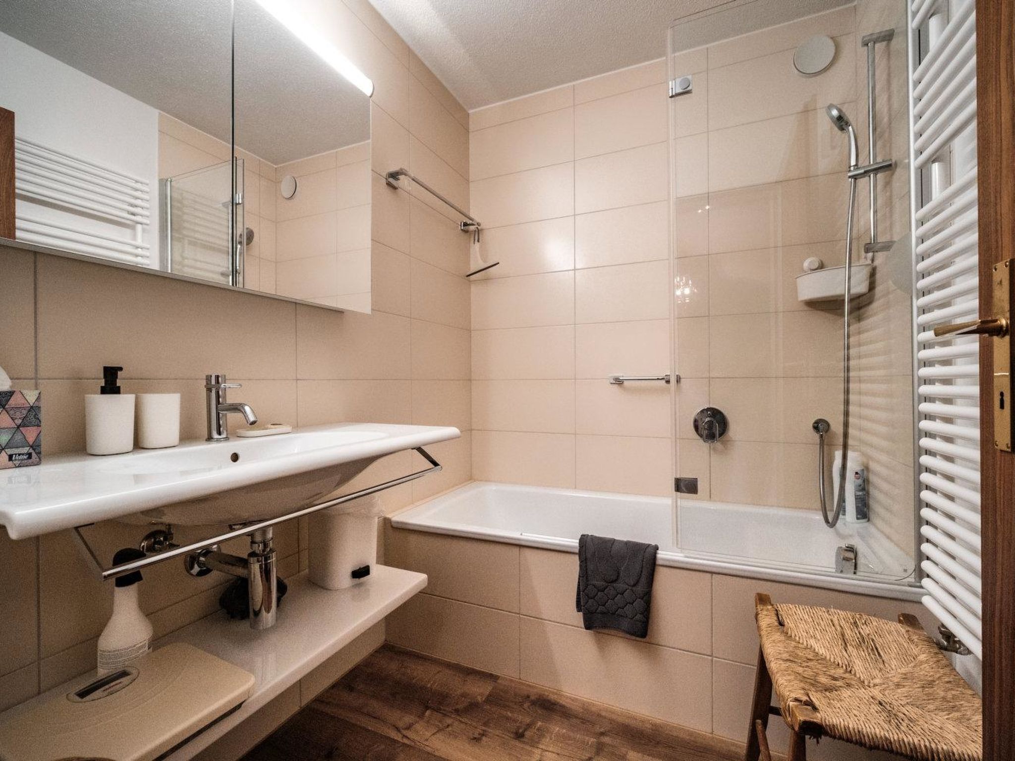Photo of Casa Dschember 11 Appartement/Fewo, Bad, WC, 8-Bettwohnung