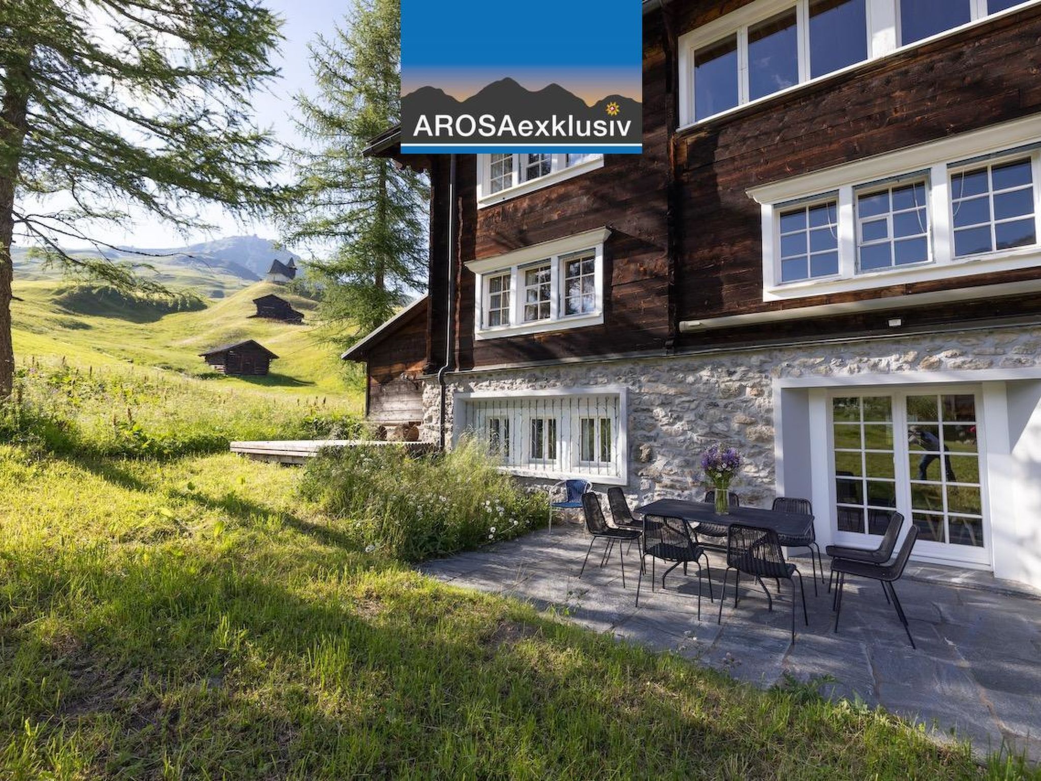 Chalet Güetli Ferienhaus, Dusche und Bad, WC, 10-Bettwohnung