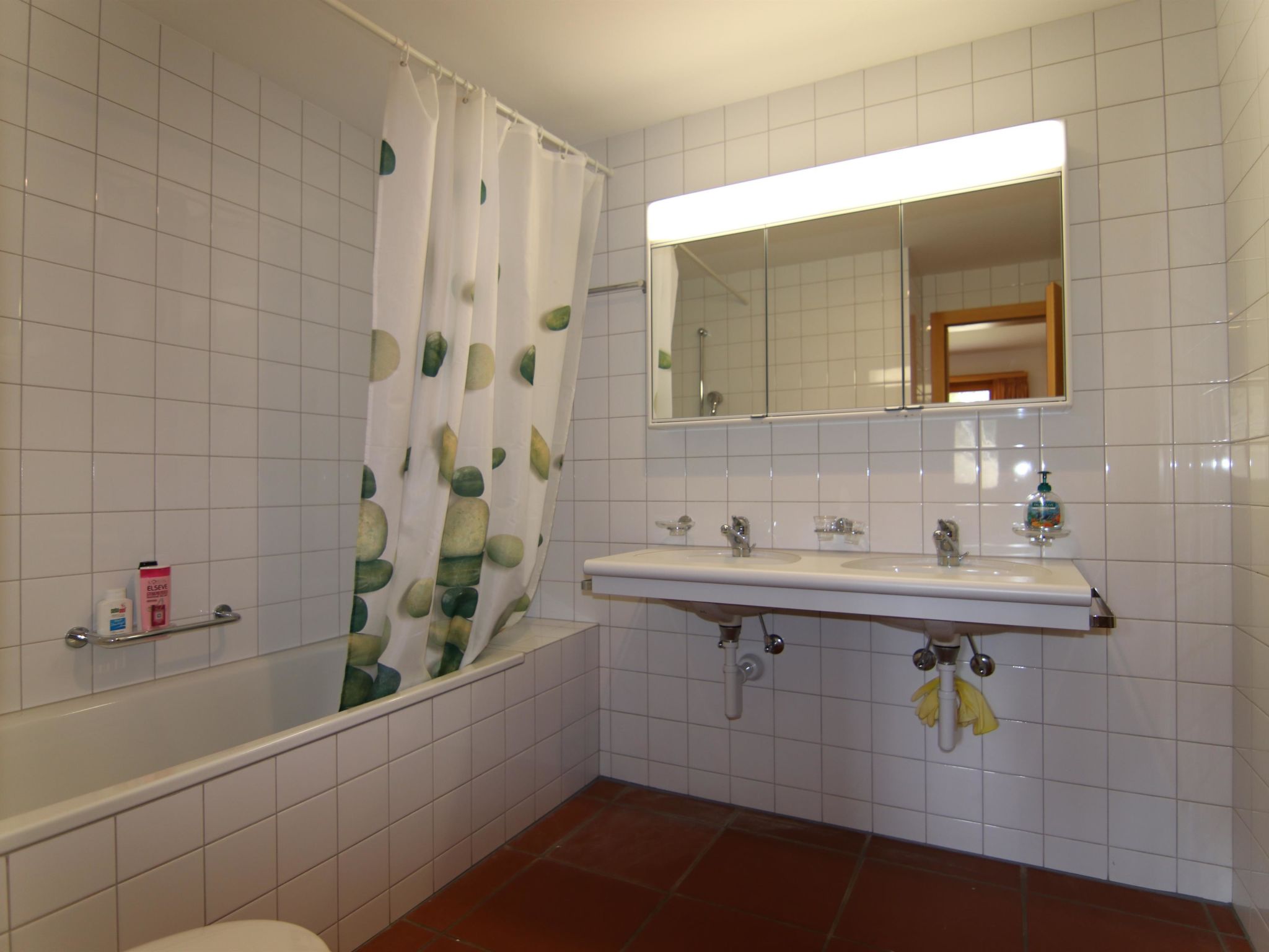 Haus Gaut Langwies by Arosa Holiday Appartement/Fewo, Dusche und Badewanne, 8-Be - Dedans