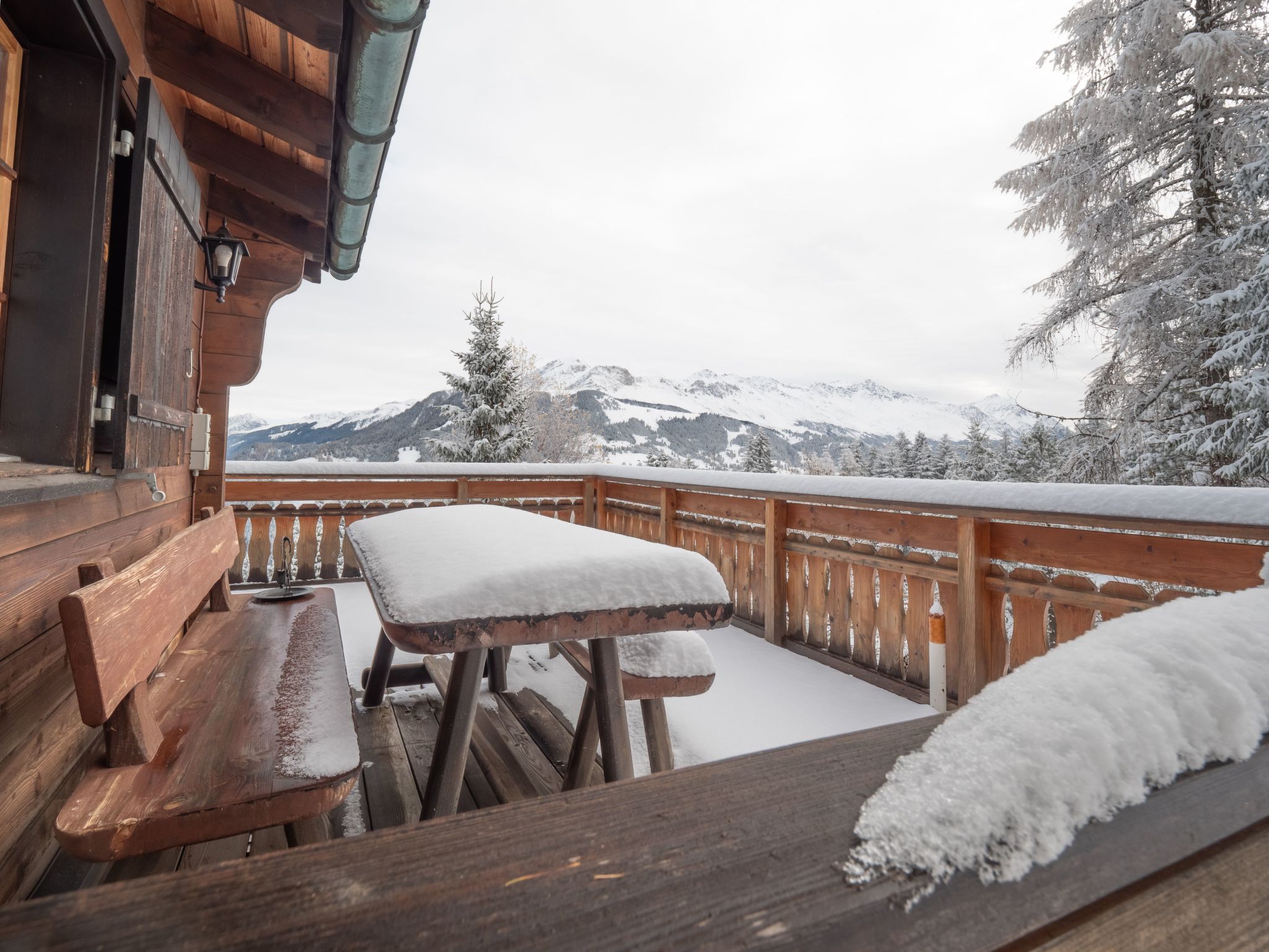 Alpen Retreat-Binnen