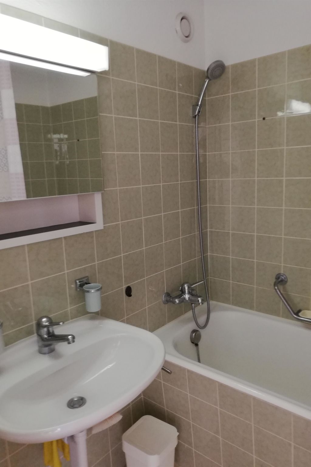Haus Curver Bächtold Appartement/Fewo,   5-Bettwohnung (4.5 Zimmerwohnung) - Image-tags.info