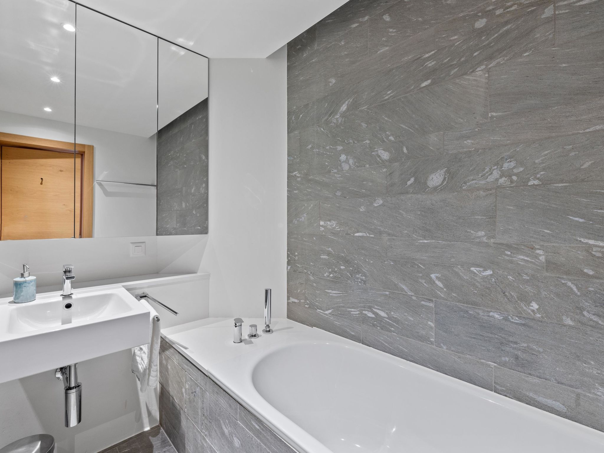 Praval Appartement/Fewo Ferienwohnung Praval IH - Image-tags.info