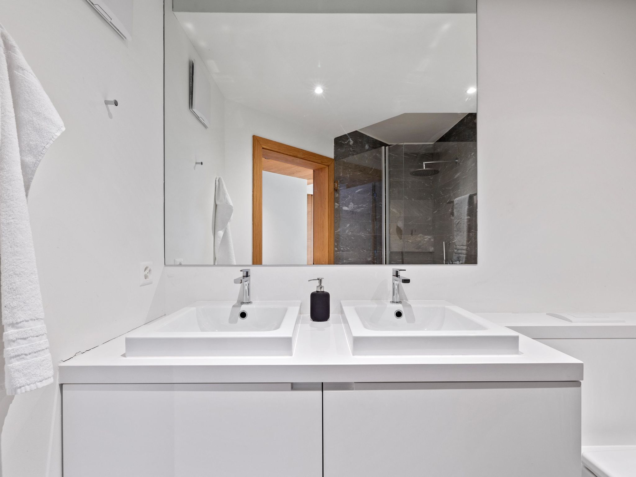 Praval Appartement/Fewo Ferienwohnung Praval IH - Image-tags.info