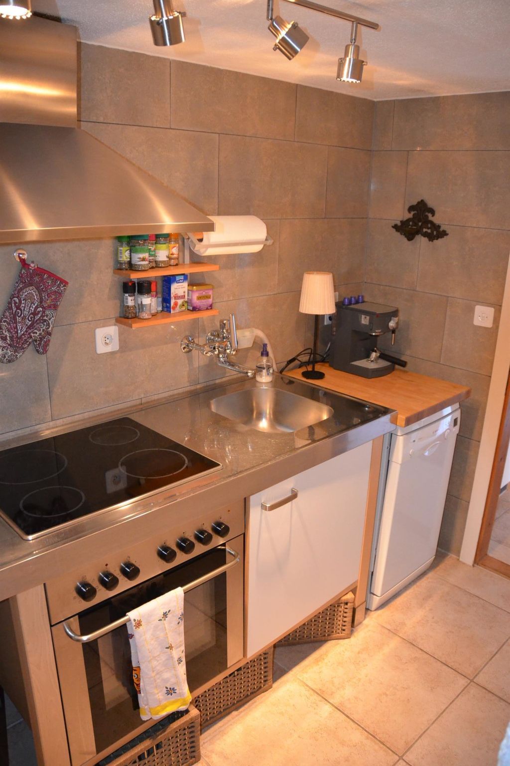 Acla Sporz Davains Appartement/Fewo, Dusche, WC, Wohn-/Schlafraum - Image-tags.info