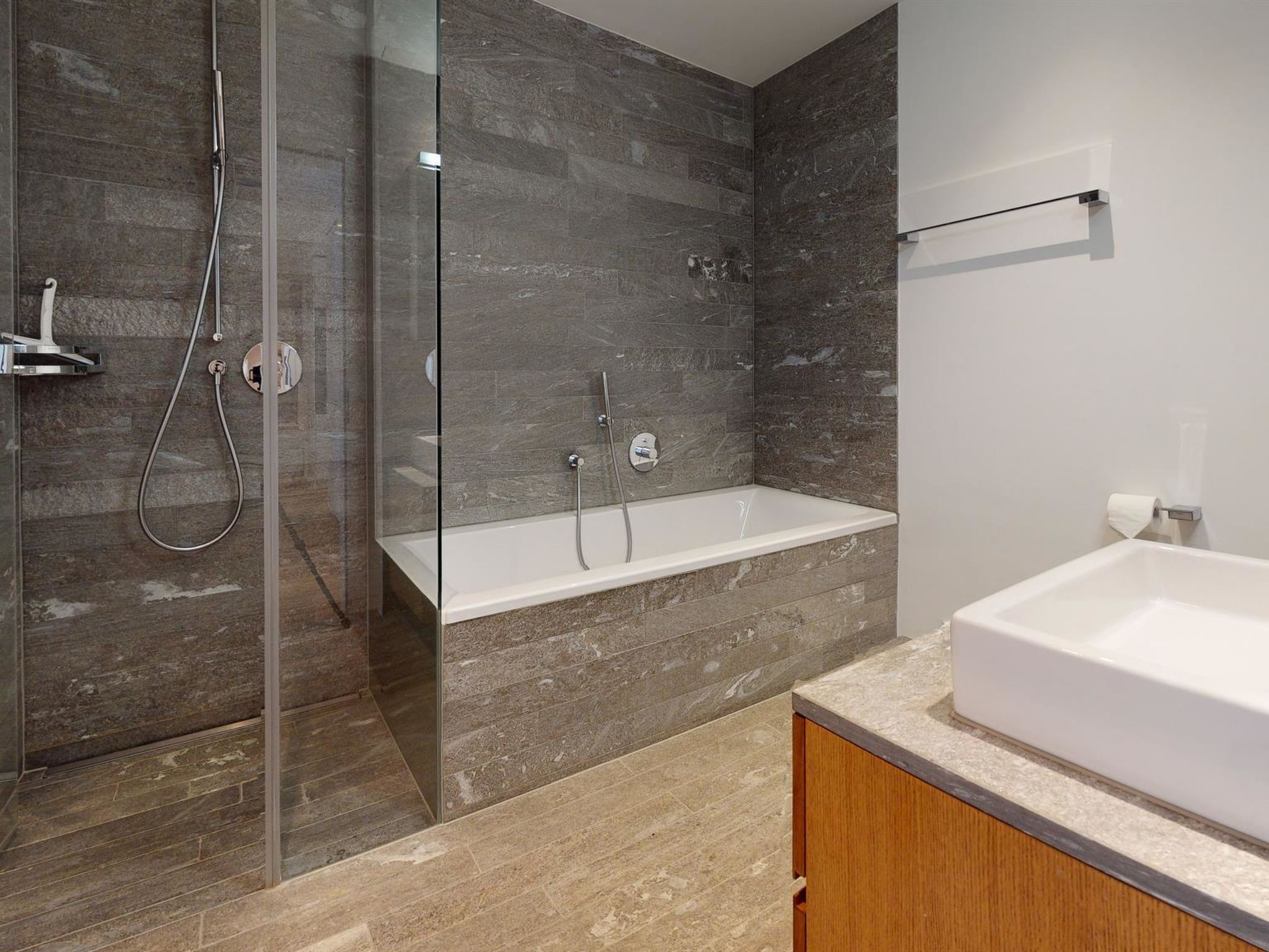 Uehlinger Rosana Appartement/Fewo, Dusche und Bad, WC, 2 Schlafräume - Image-tags.info