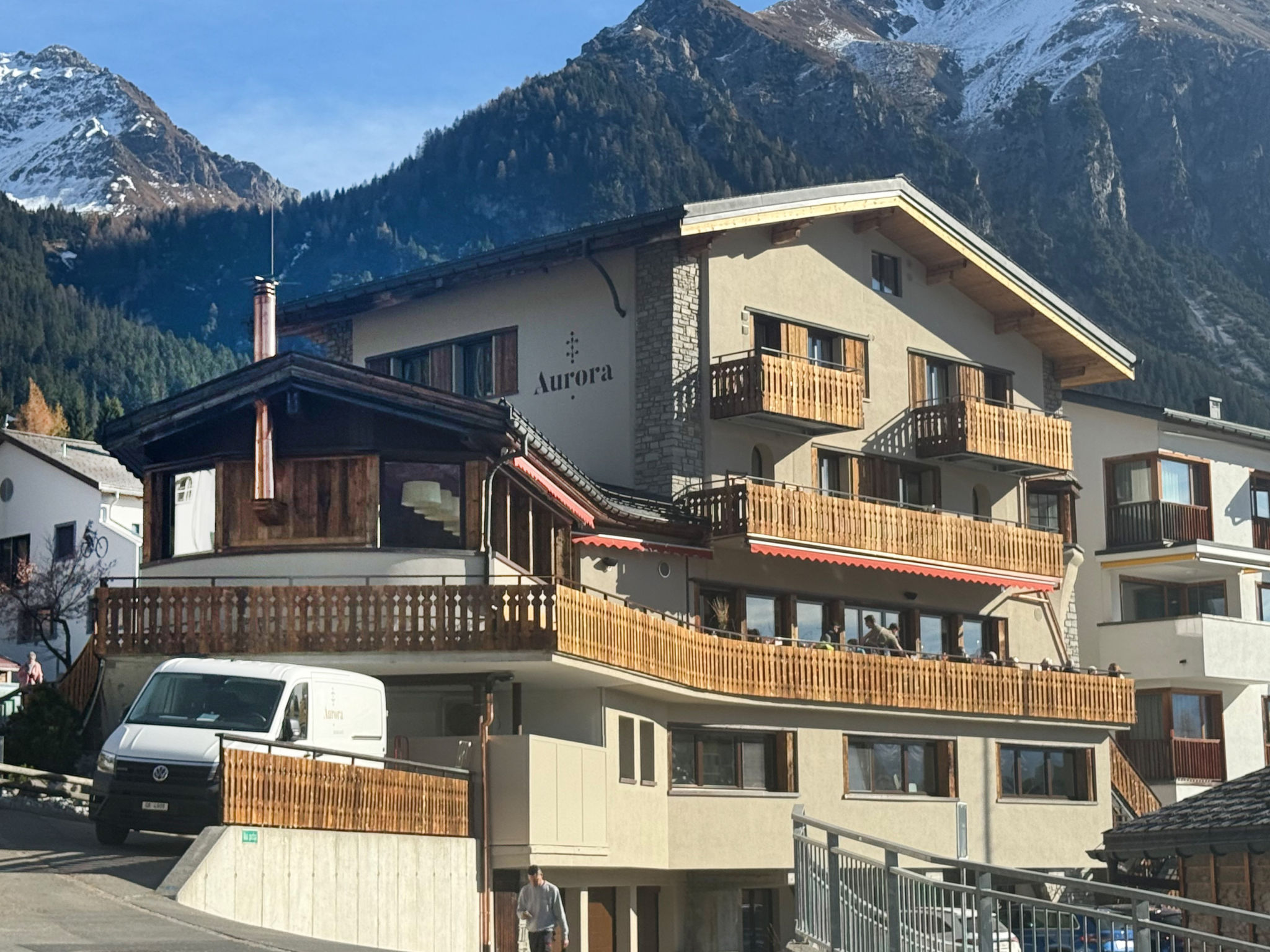 1627 Aurora Studio mit Balkon
