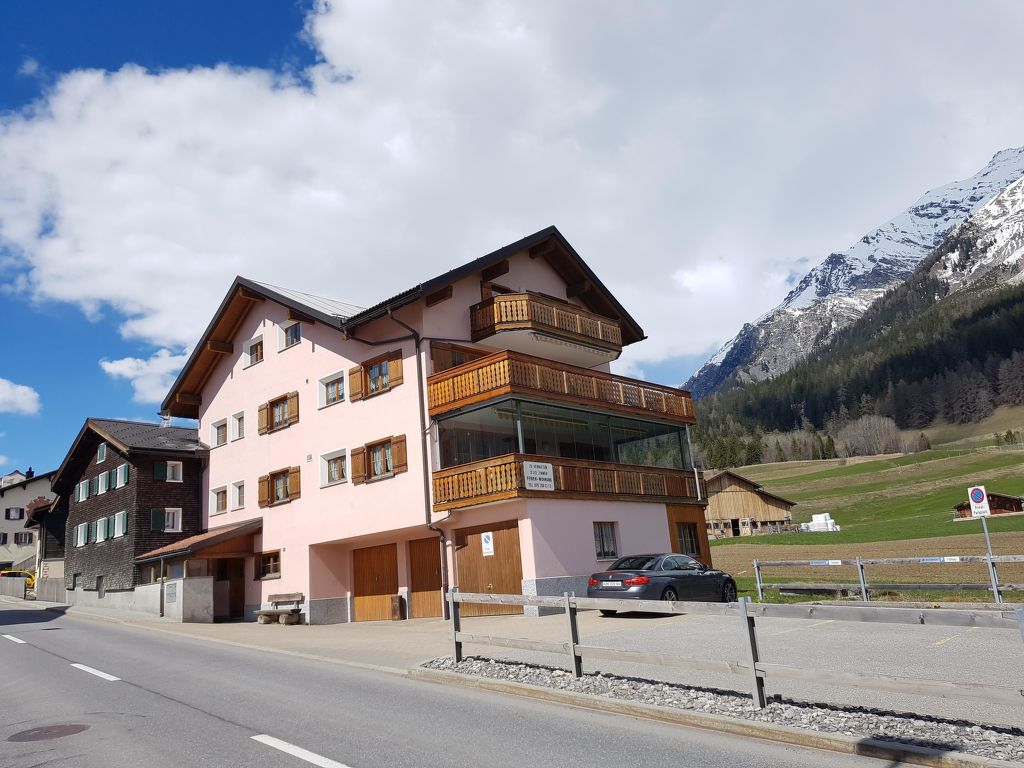 Appartement Ferienwohnung Maissen in Zwitserland