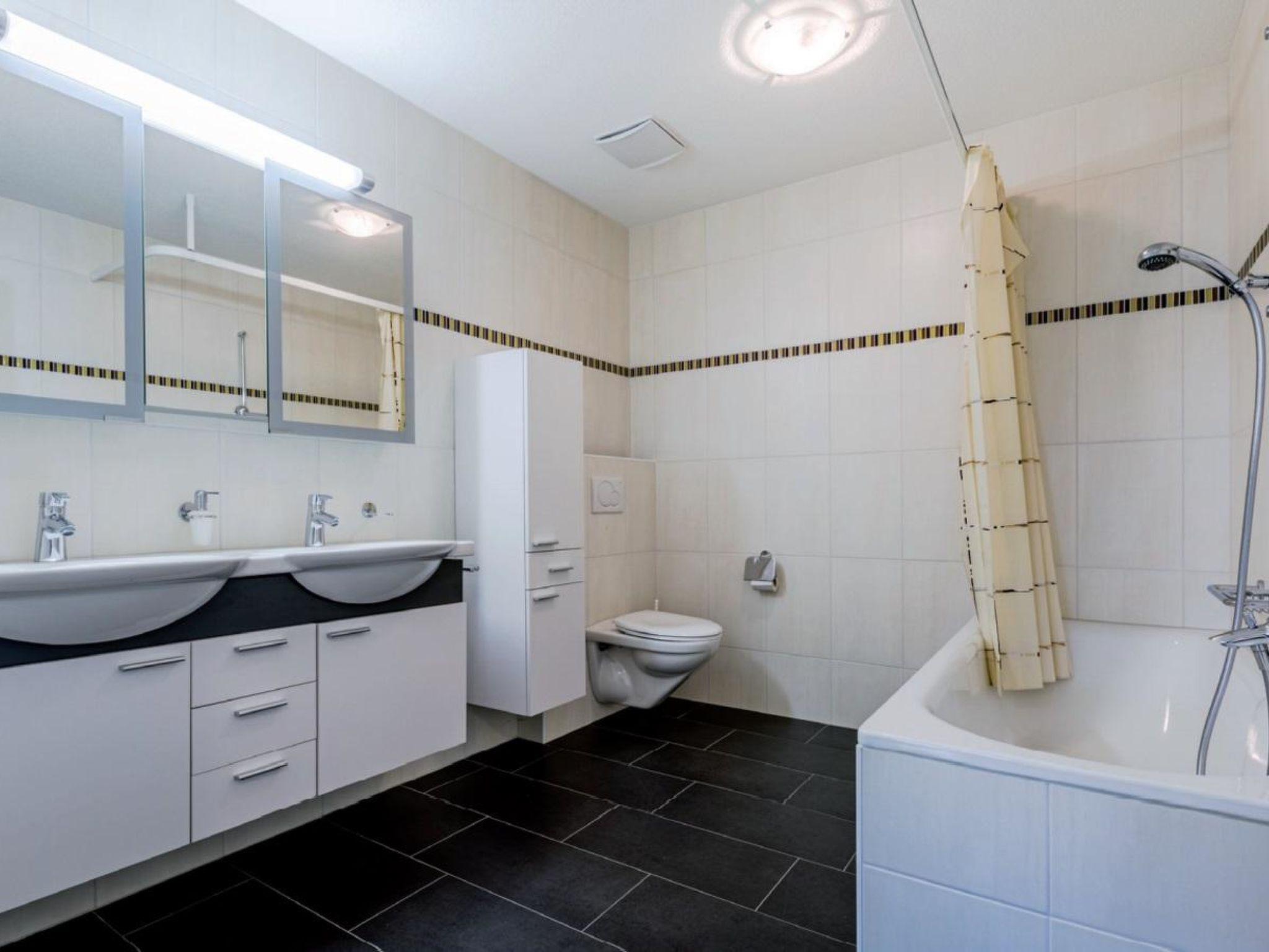 Ferienwohnung zBERG Appartement/Fewo, Dusche und Bad, WC, 3 Schlafräume - Image-tags.info