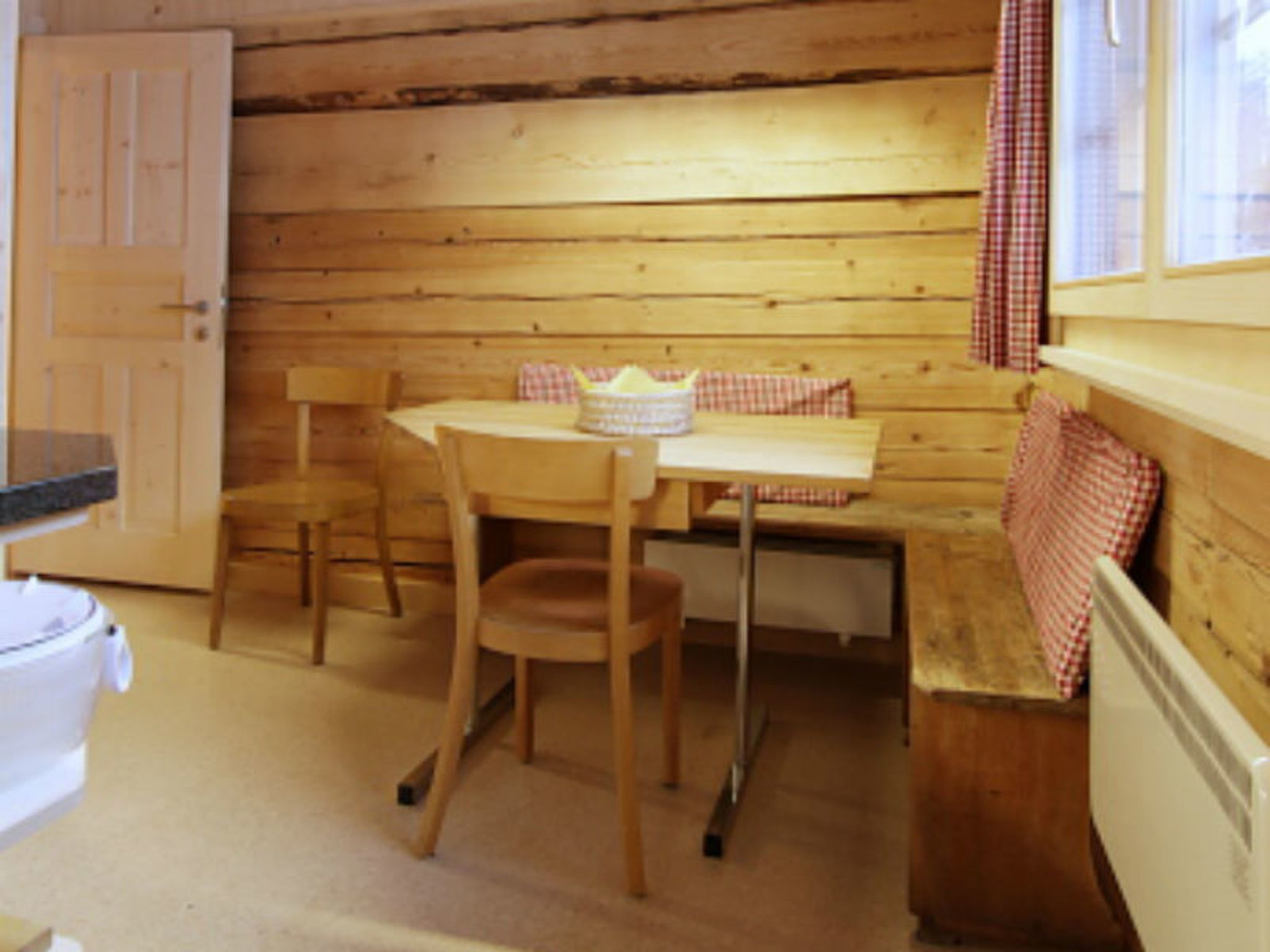 Hof Unterhus, Tenna, (Tenna). - Binnen