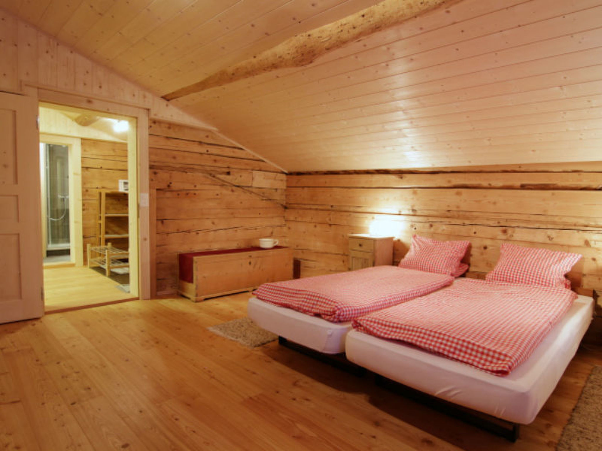 Hof Unterhus, Tenna, (Tenna). - Binnen