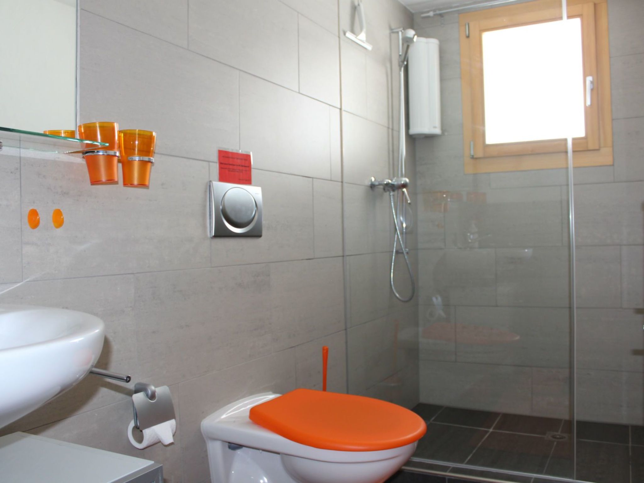 Appartement Juon, Tenna, (Tenna), 06010B – Salle de bains, photo 15 sur 19