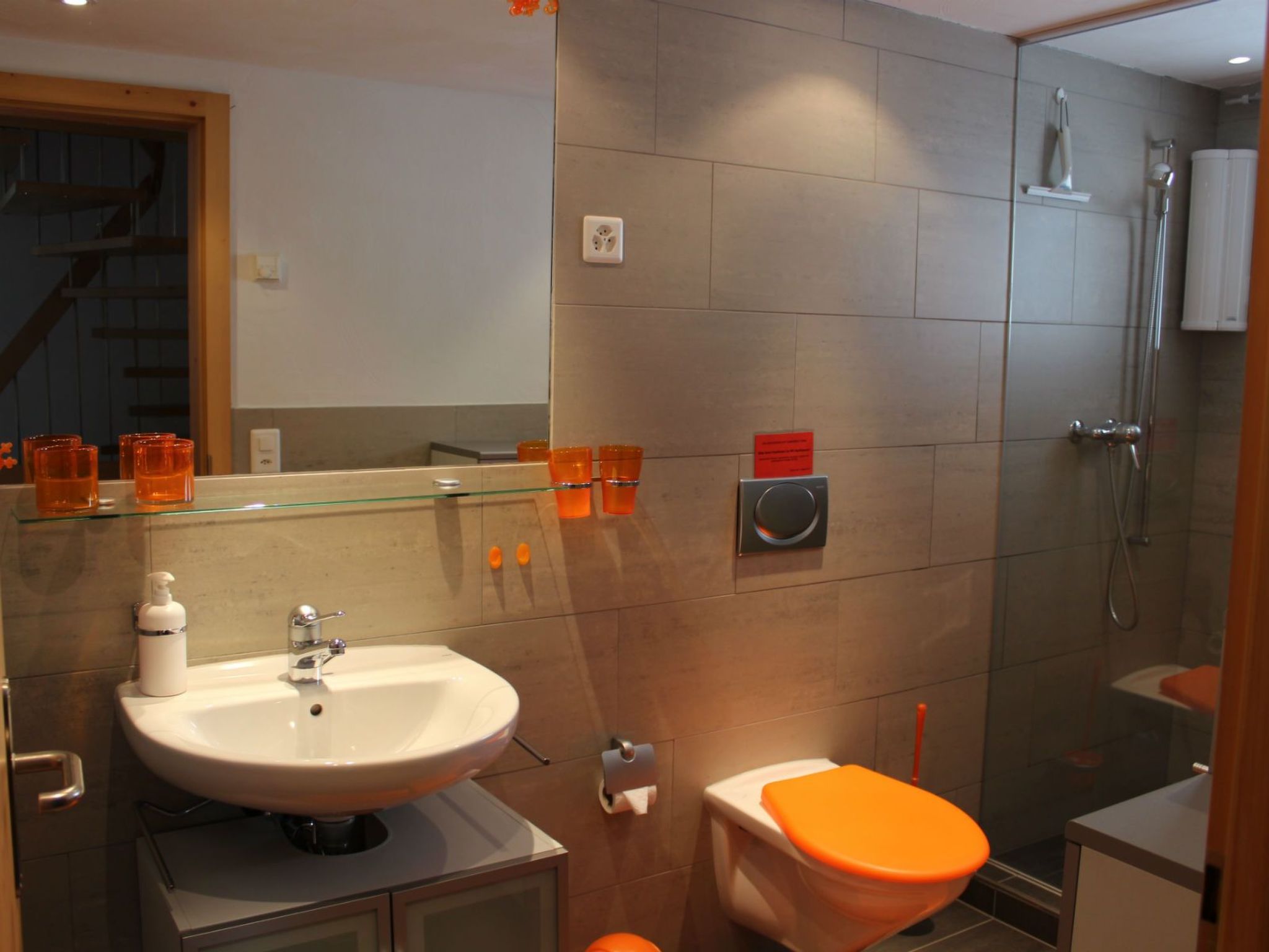 Appartement Juon, Tenna, (Tenna), 06010B – Salle de bains, photo 16 sur 19