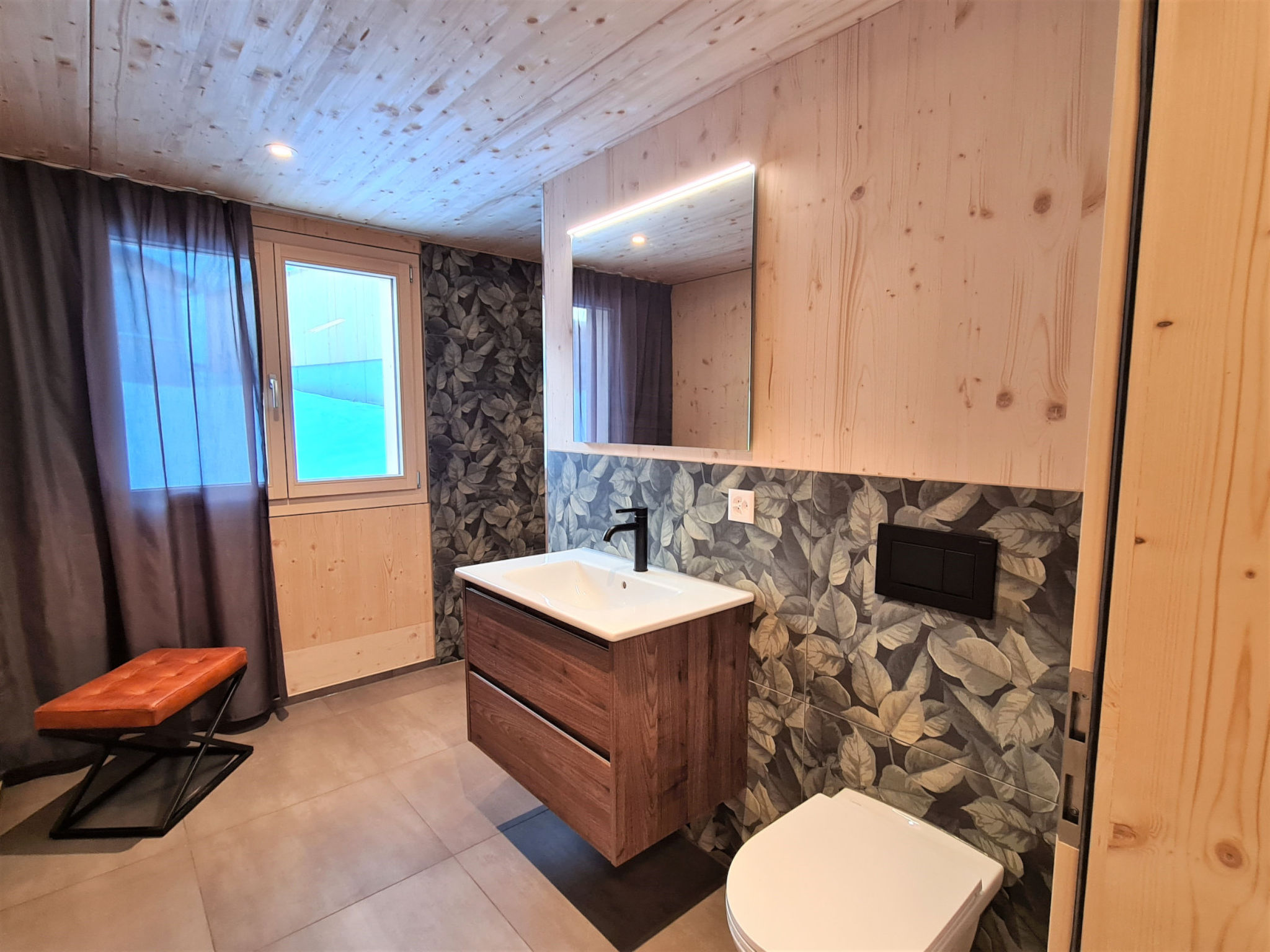 Solar by biobuchli, Tenna, (Tenna). - Binnen