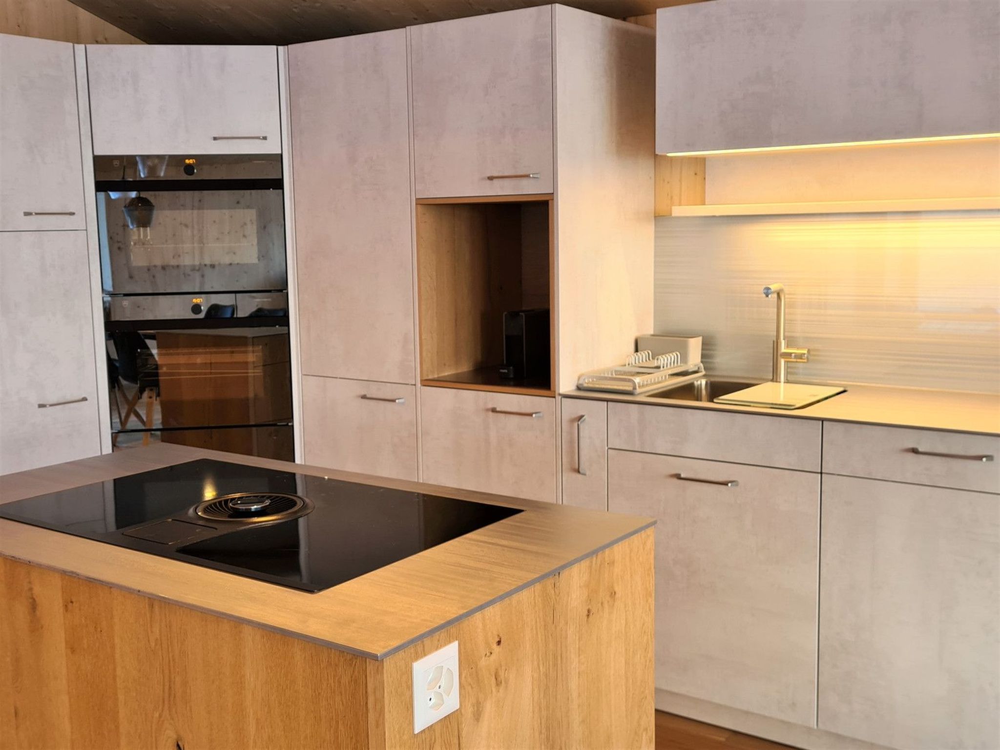 Appartement Ferienhaus Solar by biobuchli, Tenna, (Tenna), 06007B – Cuisine et coin repas, photo 18 sur 20