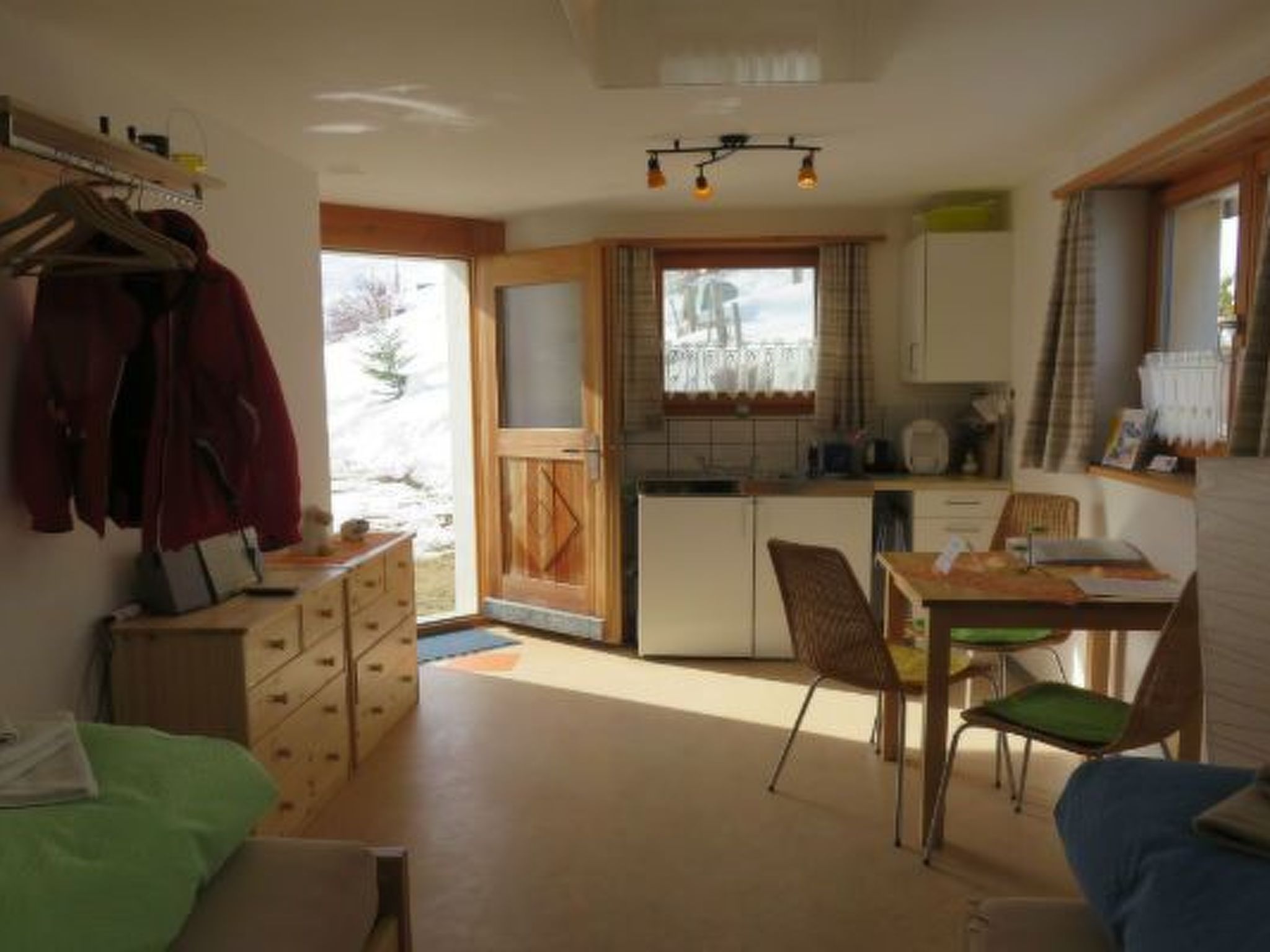 Appartement BioHof Casutt, Tenna, (Tenna), 06002B – Cuisine et coin repas, photo 9 sur 13