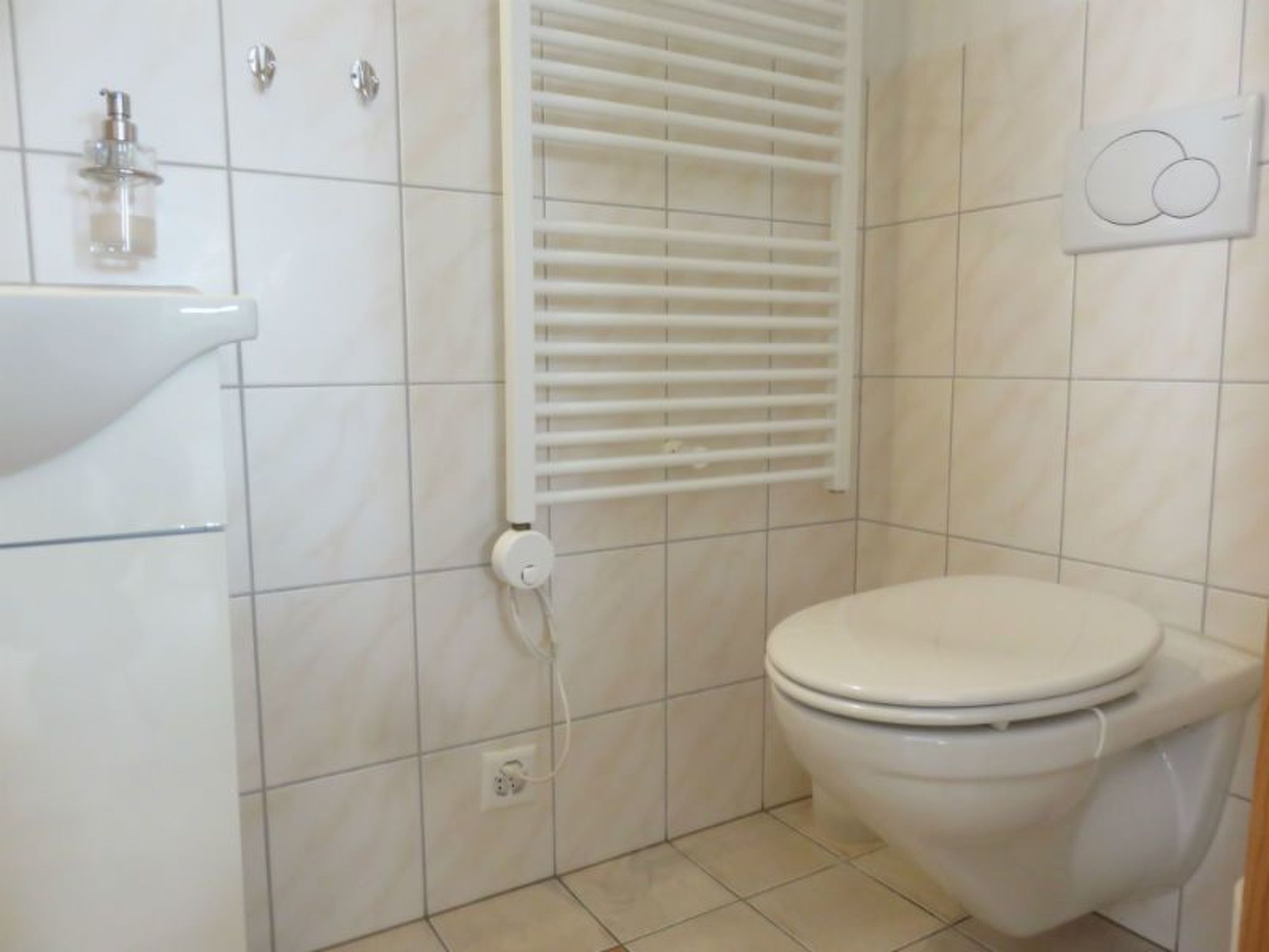 Appartement BioHof Casutt, Tenna, (Tenna), 06002B – Salle de bains, photo 13 sur 13