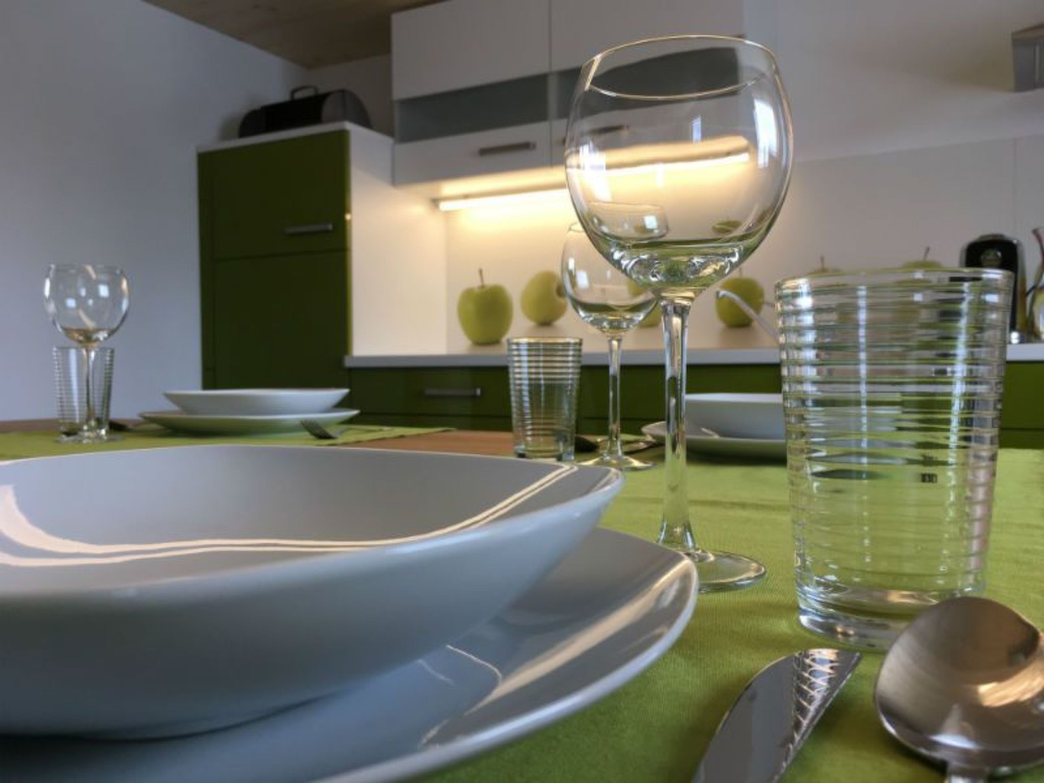 Appartement dem Himmel ein Stück näher, Safien-Thalkirch, (Thalkirch (Safien)), 09003B – Cuisine et coin repas, photo 4 sur 7