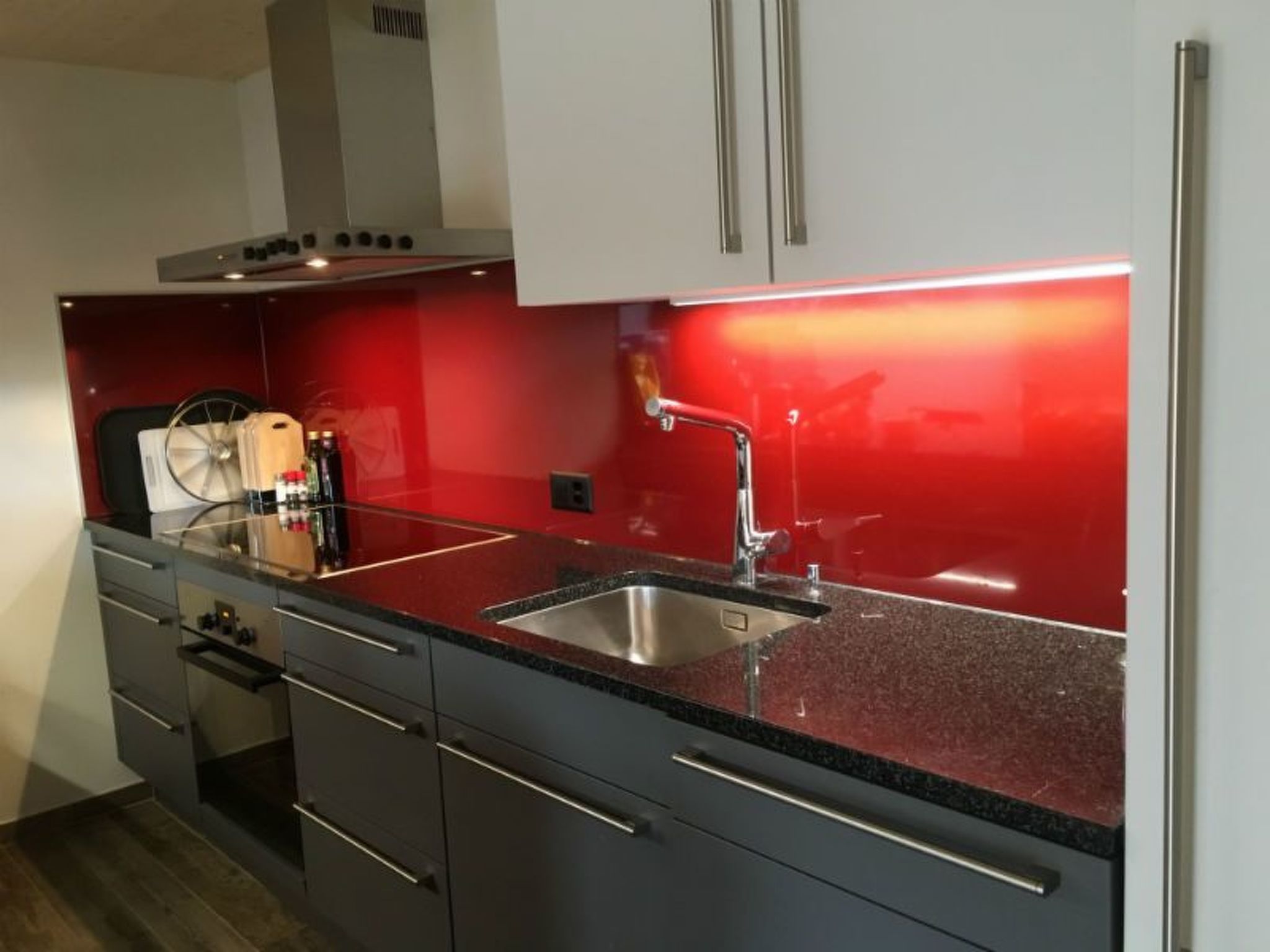 Appartement dem Himmel ein Stück näher, Safien-Thalkirch, (Thalkirch (Safien)), 09003B – Cuisine et coin repas, photo 6 sur 10