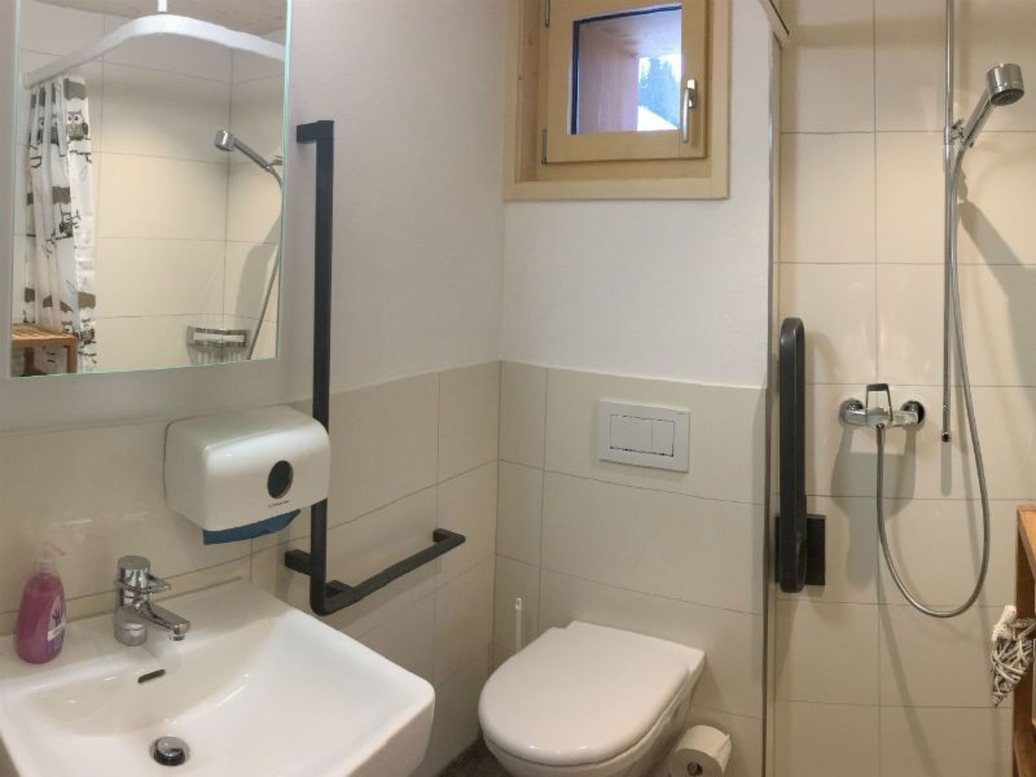 Appartement dem Himmel ein Stück näher, Safien-Thalkirch, (Thalkirch (Safien)), 09003B – Salle de bains, photo 7 sur 10