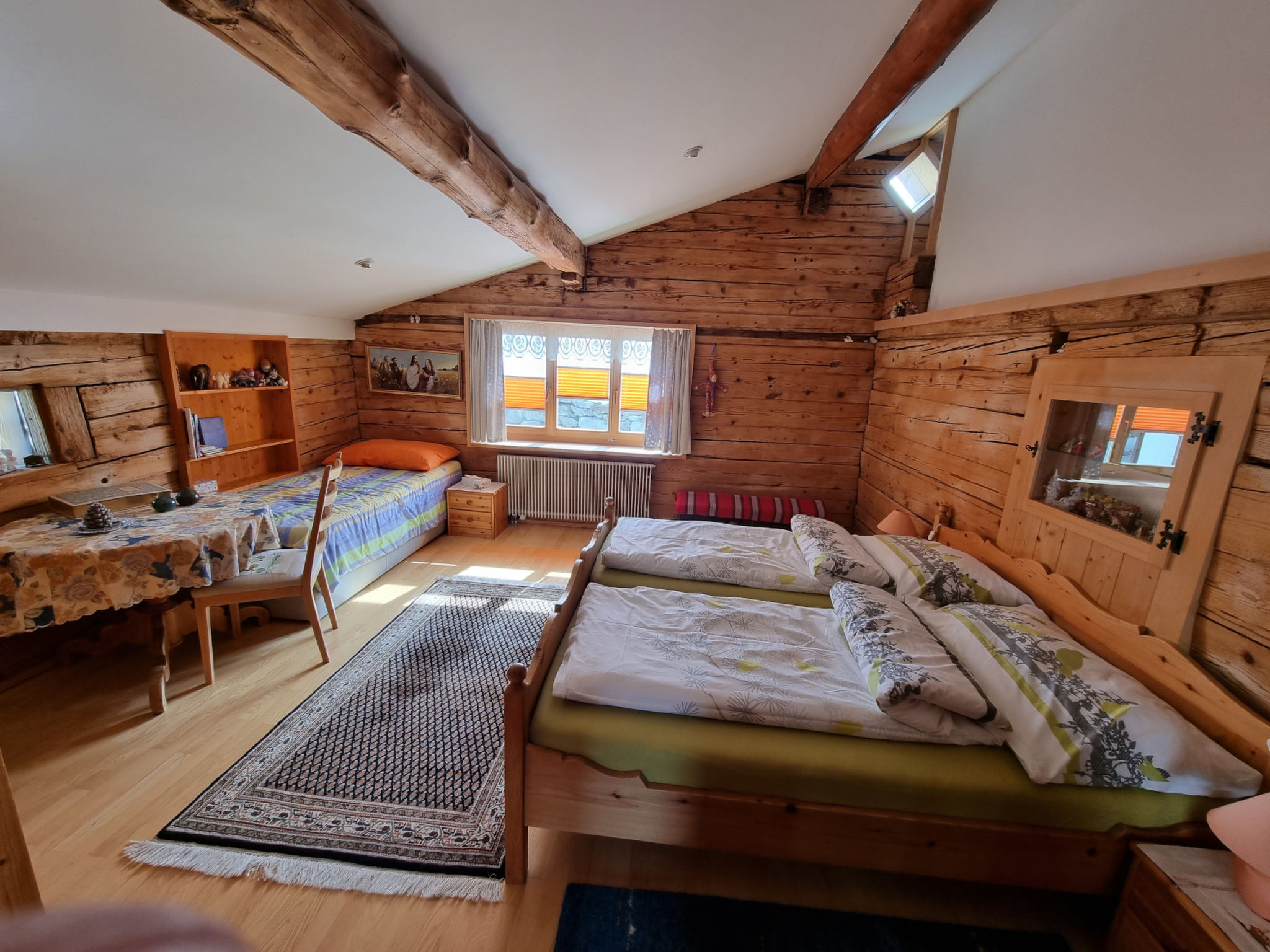 Demvitg, Pitasch, (Pitasch). - Inside