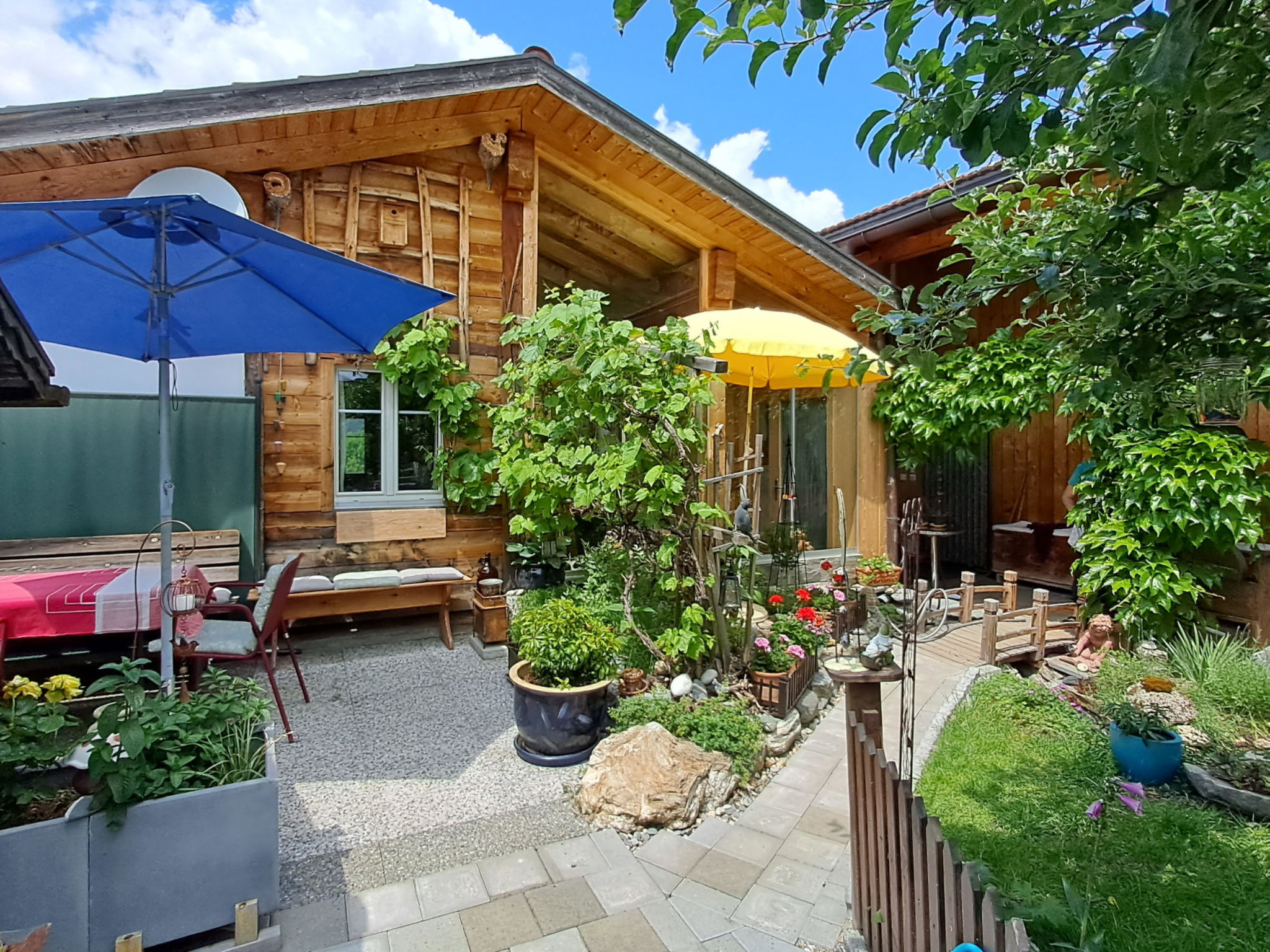 Demvitg, Pitasch, (Pitasch). - Outside