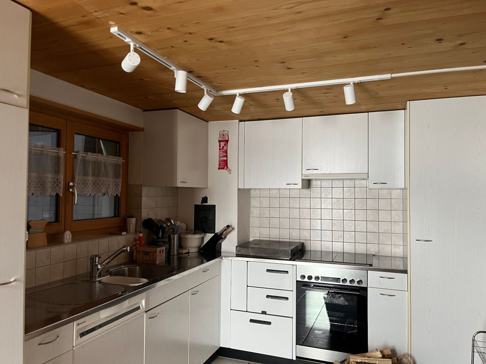 Appartement Ferienhaus Runs, Camuns, (Camuns), 13001B – Cuisine et coin repas, photo 10 sur 36