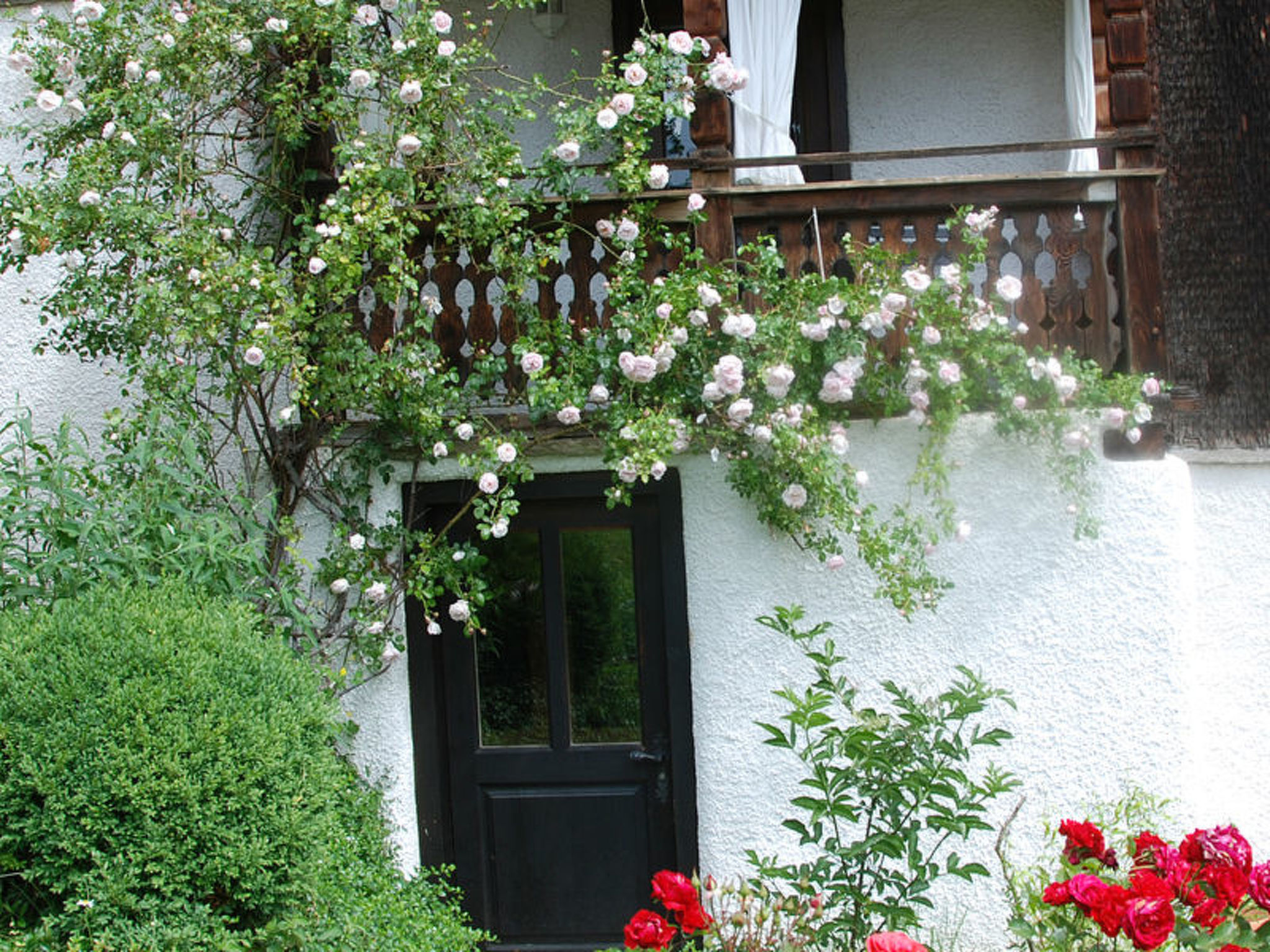 Ferienhaus Altes Pfarrhaus, Surcasti, (Surcasti), 15000B - Buiten