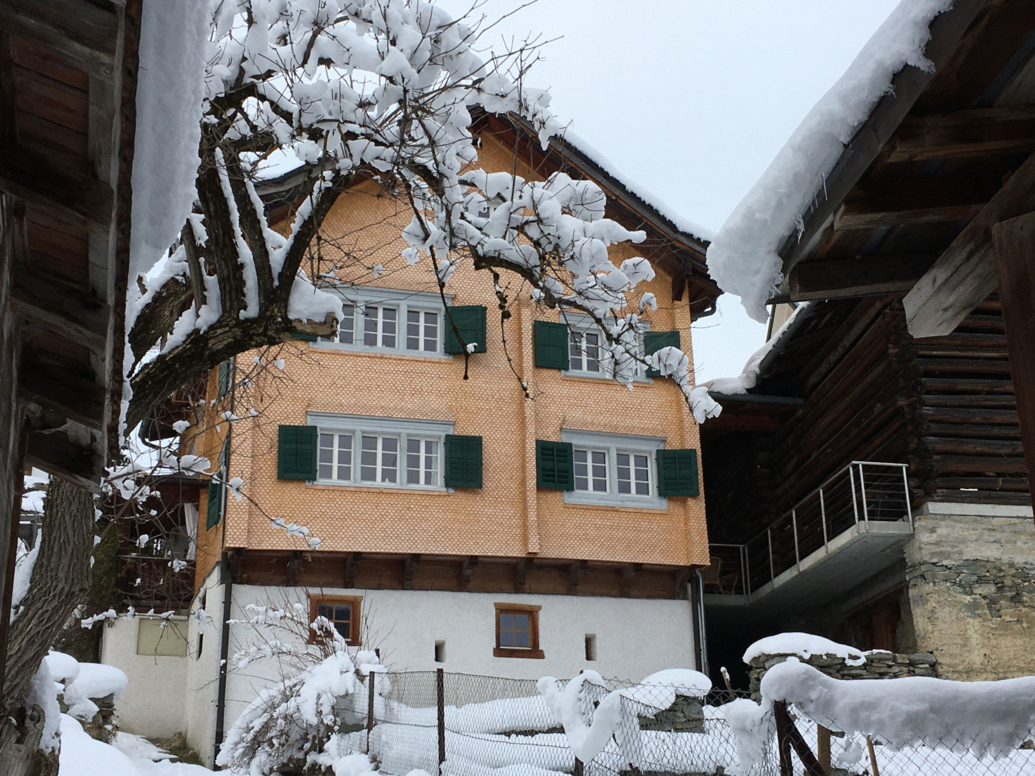 Ferienhaus Altes Pfarrhaus, Surcasti, (Surcasti), 15000B - Buiten