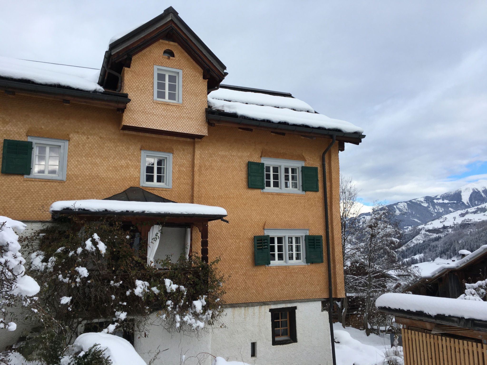 Ferienhaus Altes Pfarrhaus, Surcasti, (Surcasti), 15000B - Buiten
