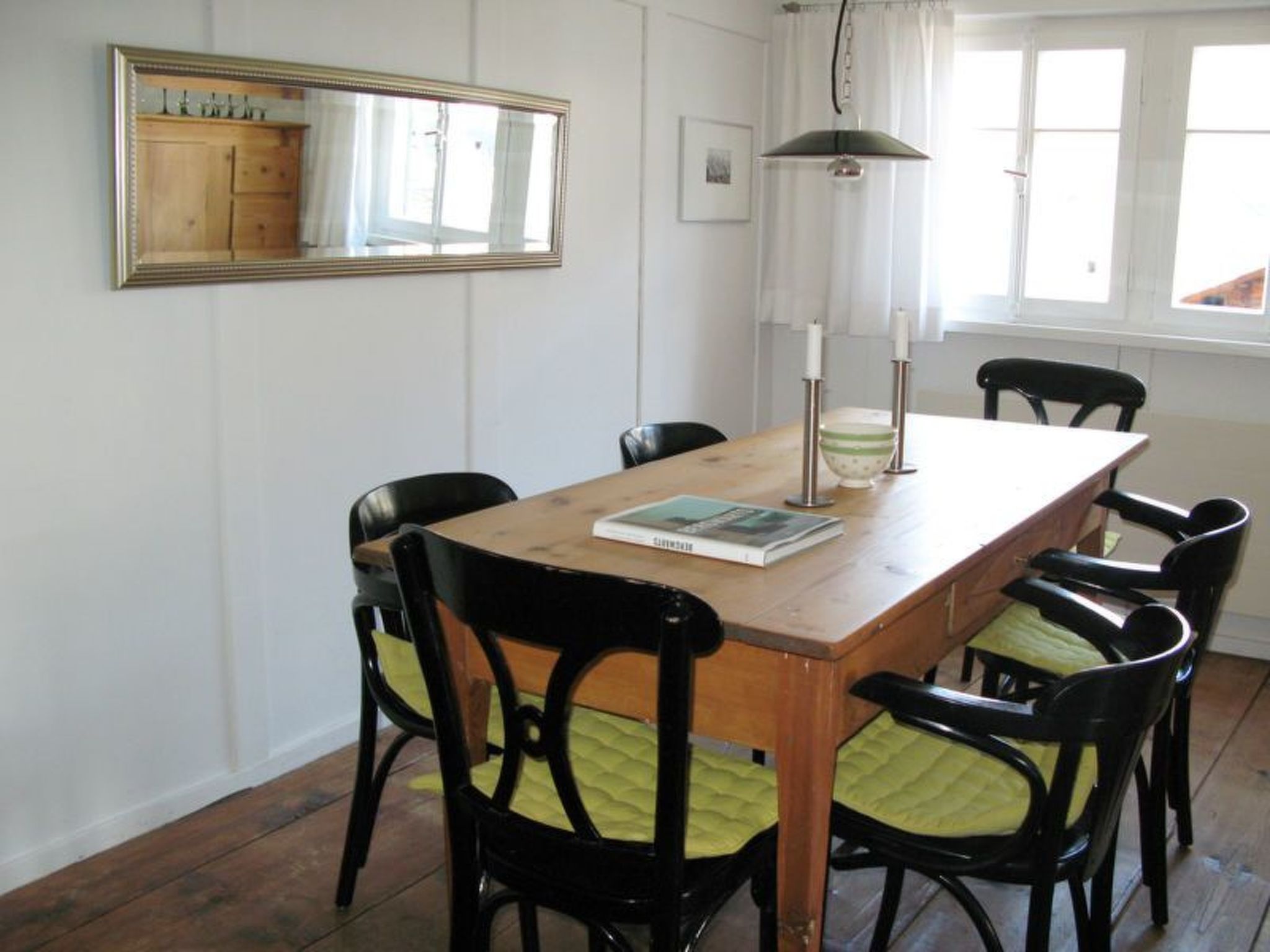 Appartement Ferienhaus Altes Pfarrhaus, Surcasti, (Surcasti), 15000B – Cuisine et coin repas, photo 6 sur 26