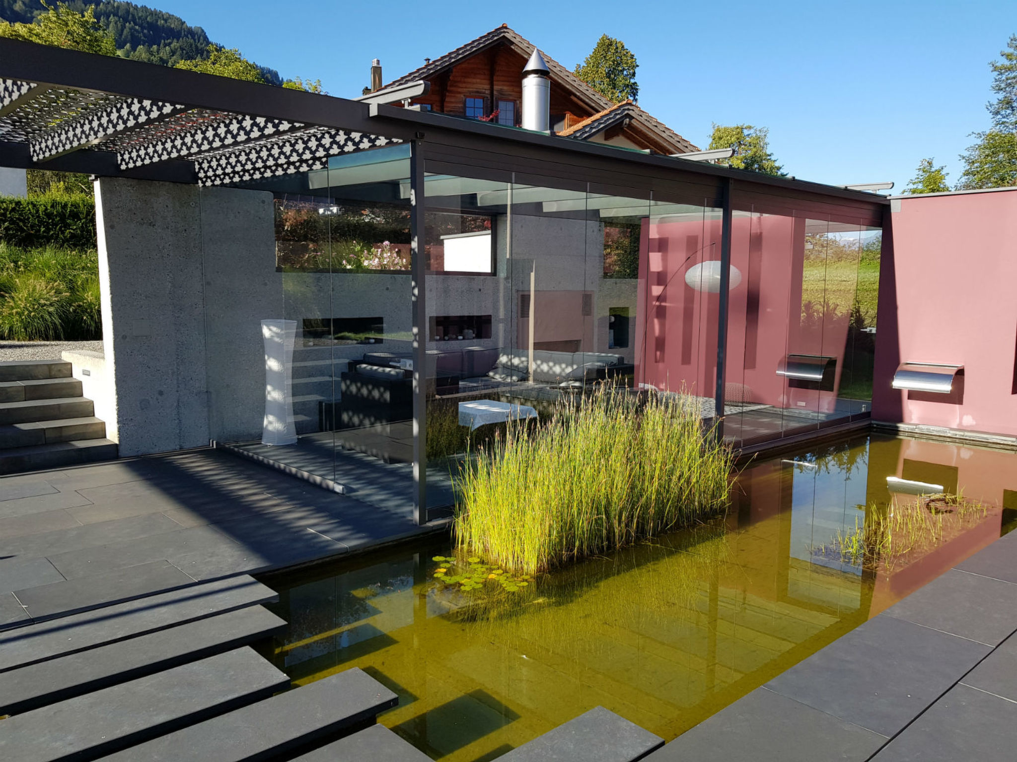 Carrera mit Traumgarten, Valendas, (Valendas). - Buiten