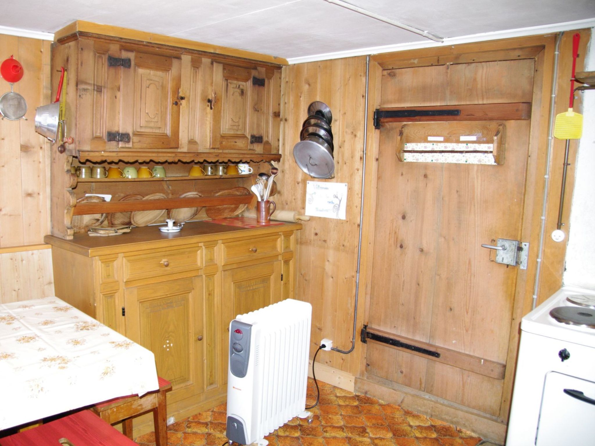 Appartement Ferienhaus Altes Walserhaus, Brün, (Valendas-Brün), 22004B – Cuisine et coin repas, photo 25 sur 40