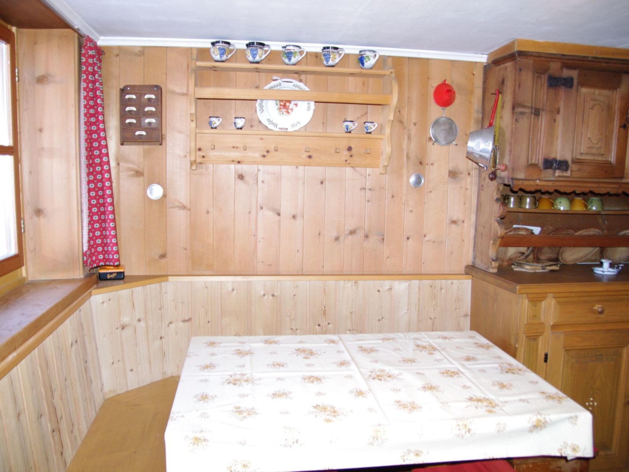 Appartement Ferienhaus Altes Walserhaus, Brün, (Valendas-Brün), 22004B – Cuisine et coin repas, photo 24 sur 40