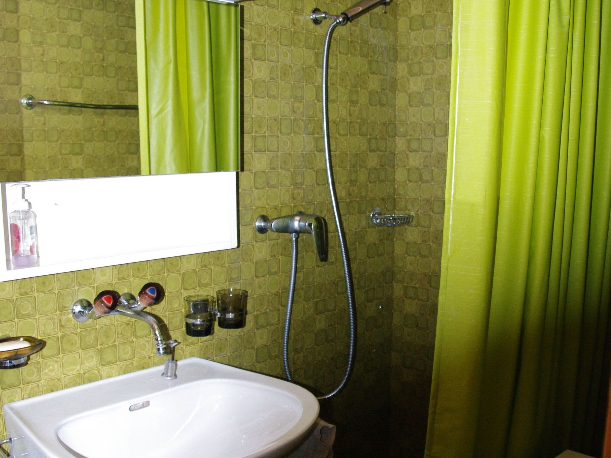 Appartement Ferienhaus Altes Walserhaus, Brün, (Valendas-Brün), 22004B – Salle de bains, photo 15 sur 40