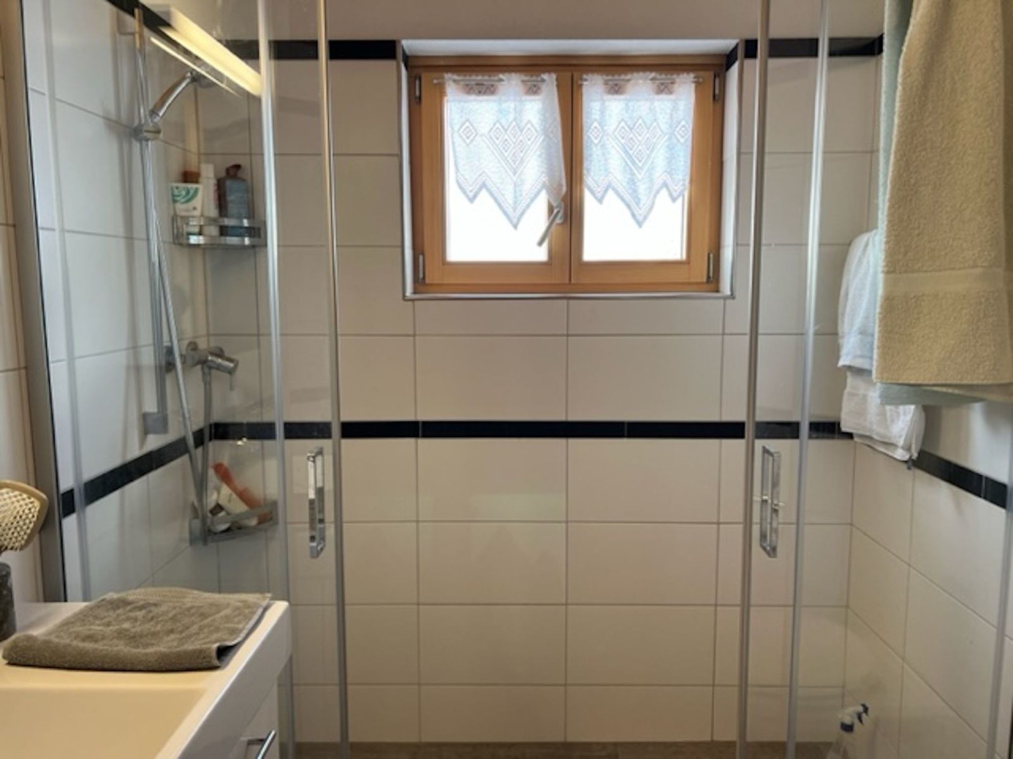 Appartement Alpatli, Obersaxen-Miraniga, (Obersaxen), 38095B – Salle de bains, photo 9 sur 32